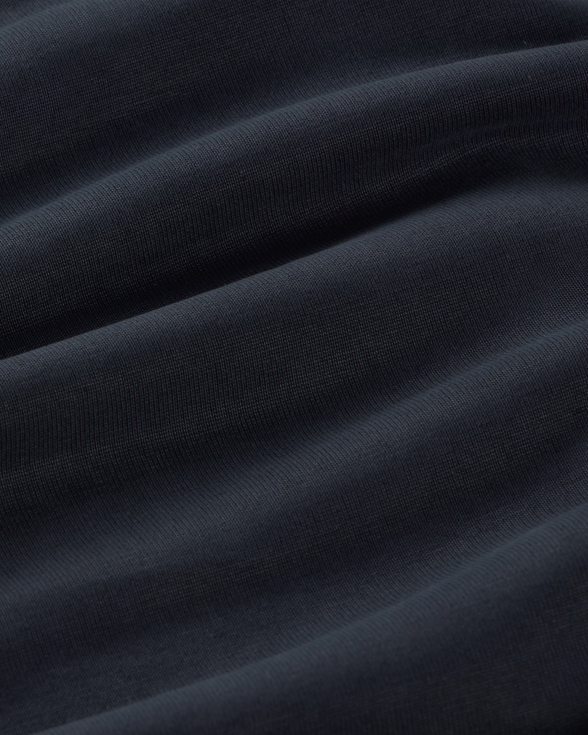 Vestido largo slim negro Adu sostenible silueta - 2