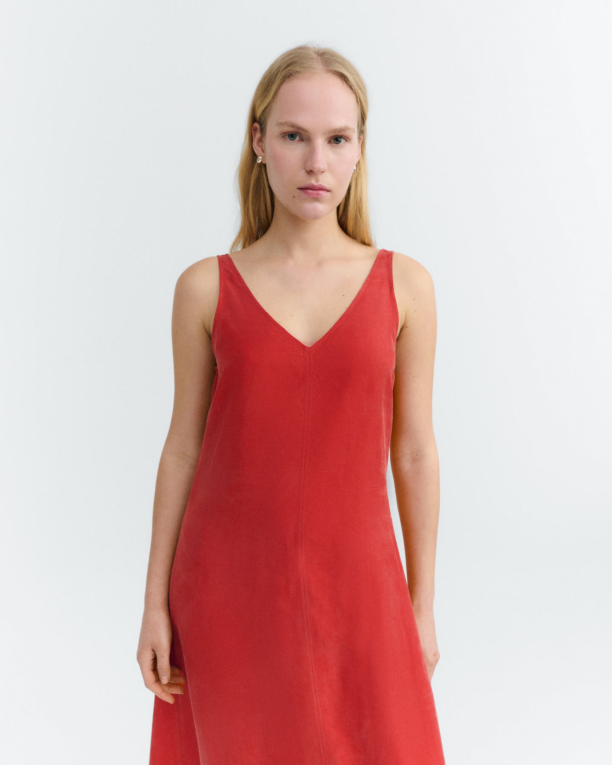 Vestido largo rojo cupro Sade sostenible - 3