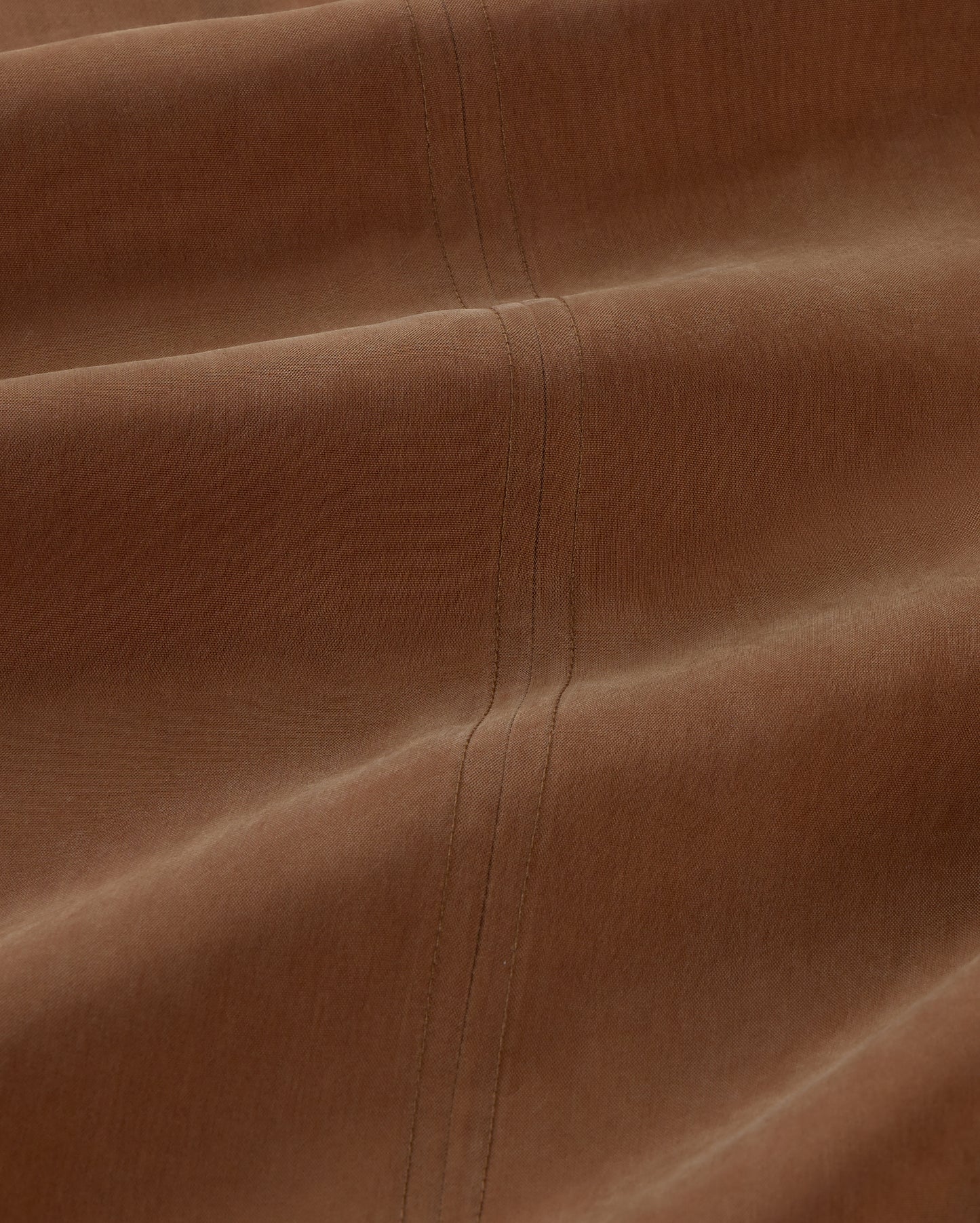 Vestido largo marrón cupro Sade sostenible silueta - 2