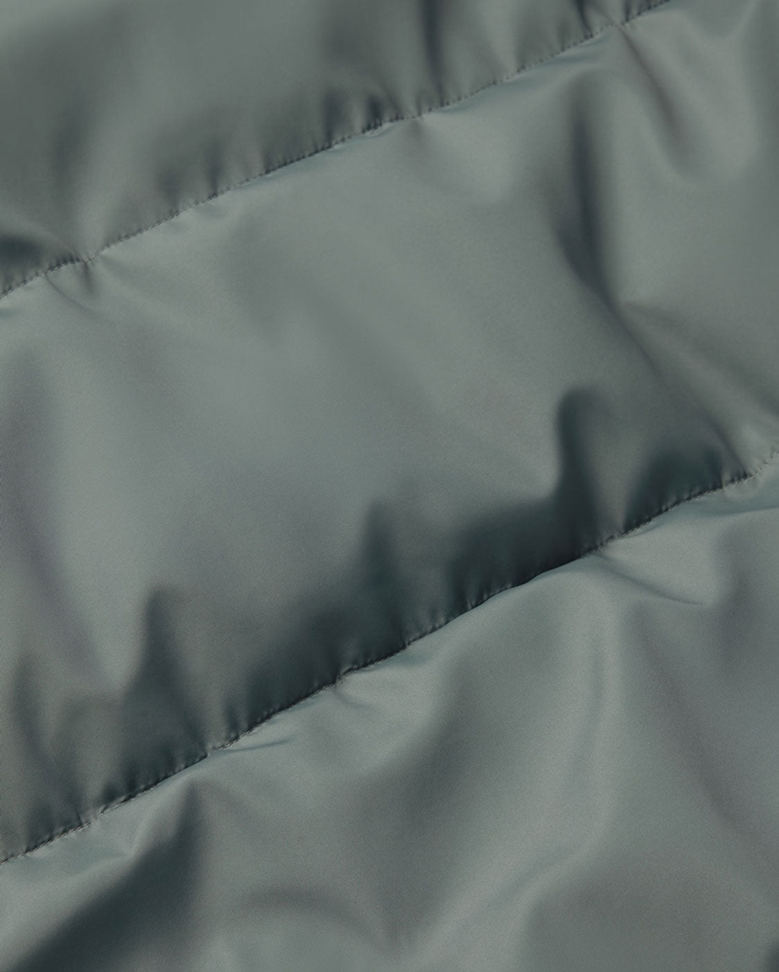 Chaqueta verde acolchada Gemma sostenible silueta - 2