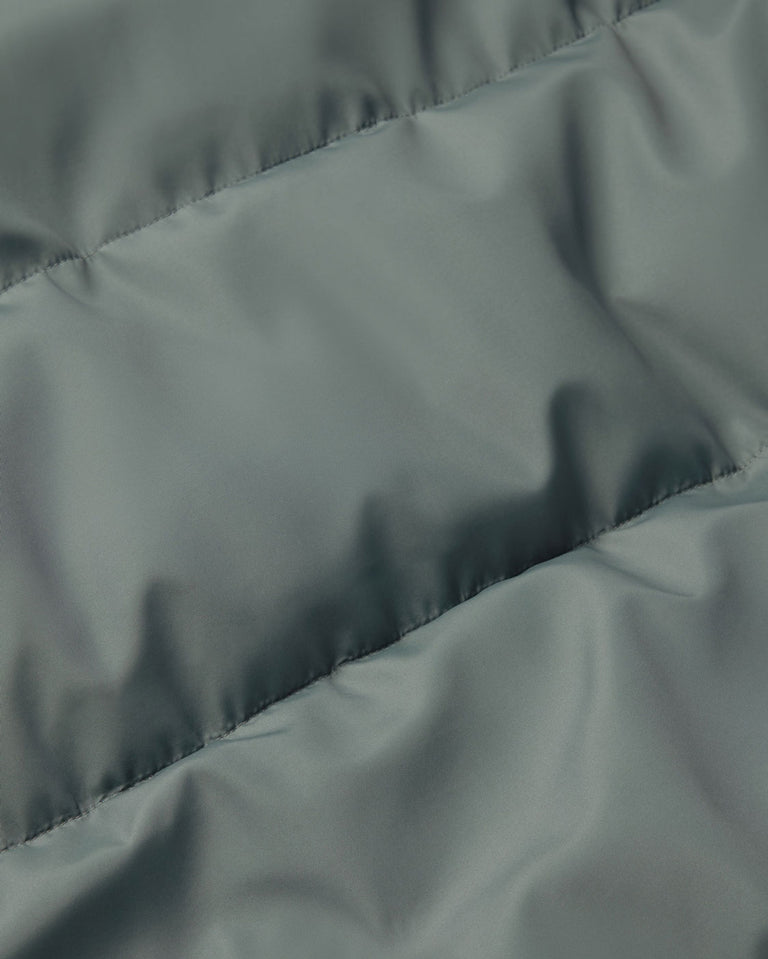 Chaqueta verde acolchada Gemma sostenible silueta - 2