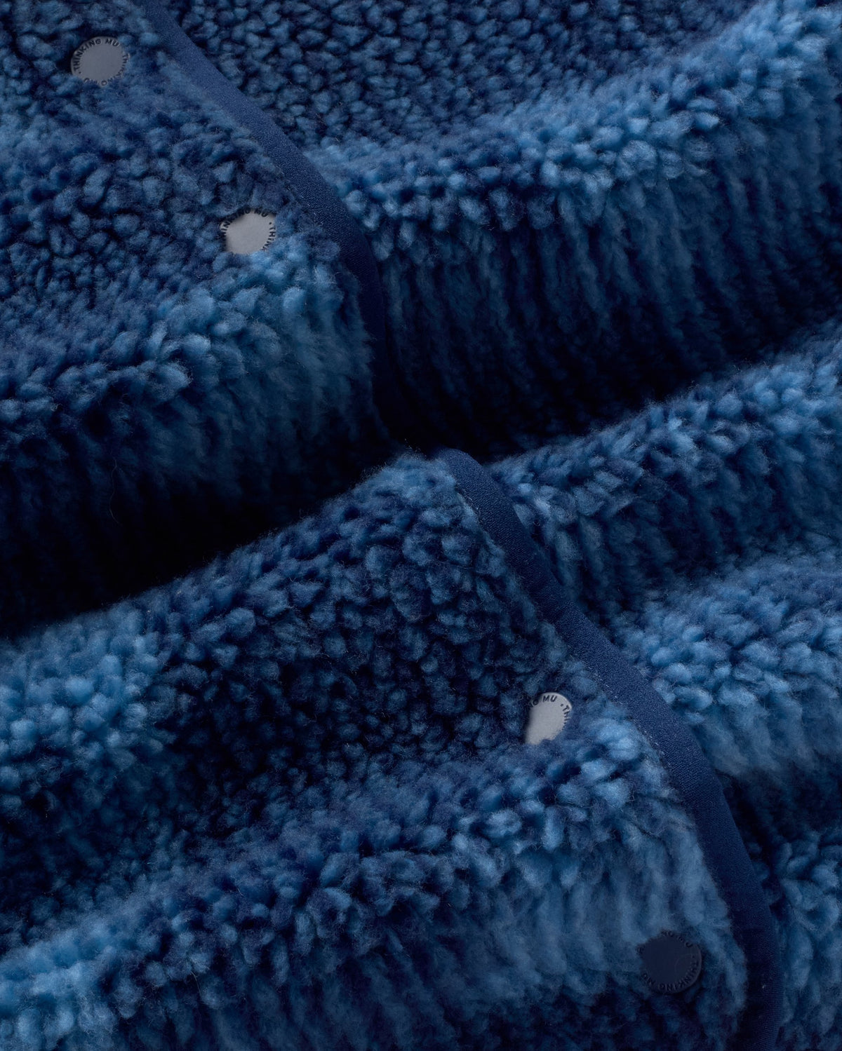 Chaleco borreguito azul lotus Jay sostenible silueta - 2