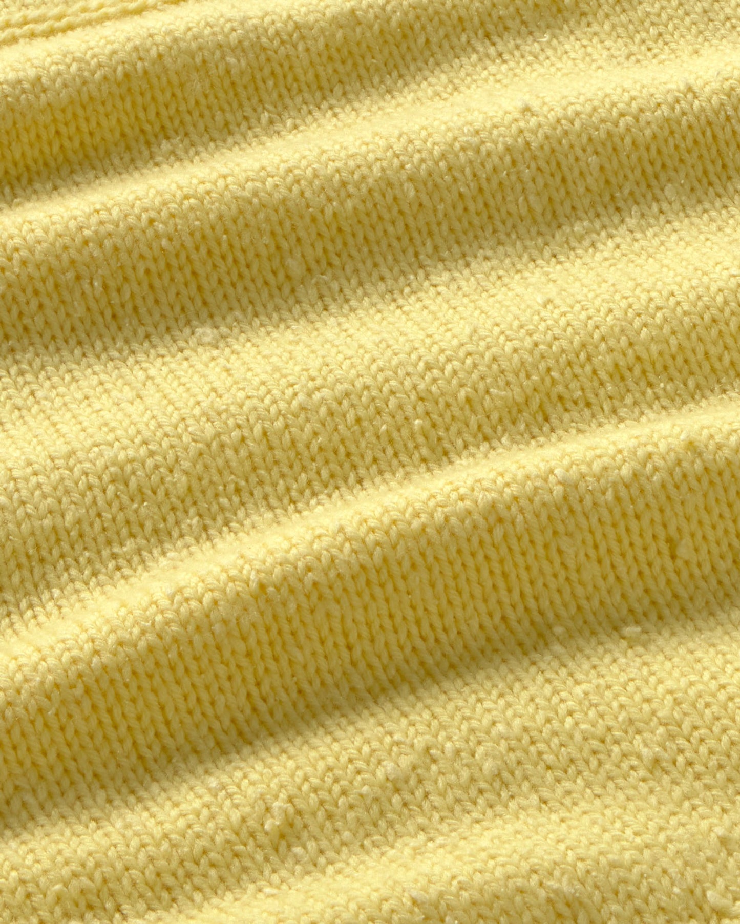 Jersey oversize lana merino amarillo Liza sostenible - silueta 2