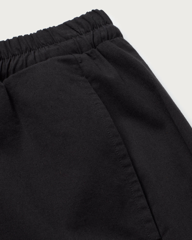 Pantalón negro Esther sostenible -silueta2