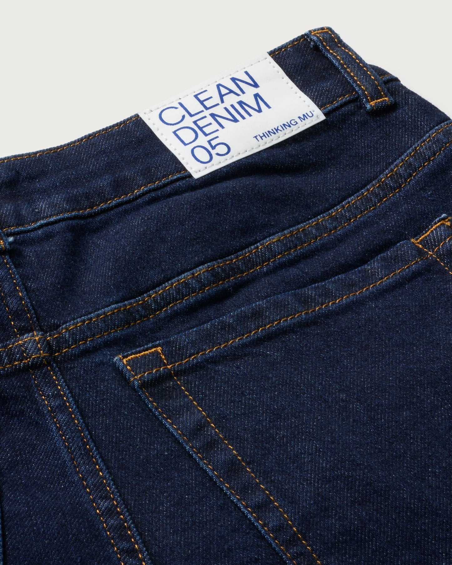 Pantalón Denim Medium Wash Hedda sotenible  - silueta 4