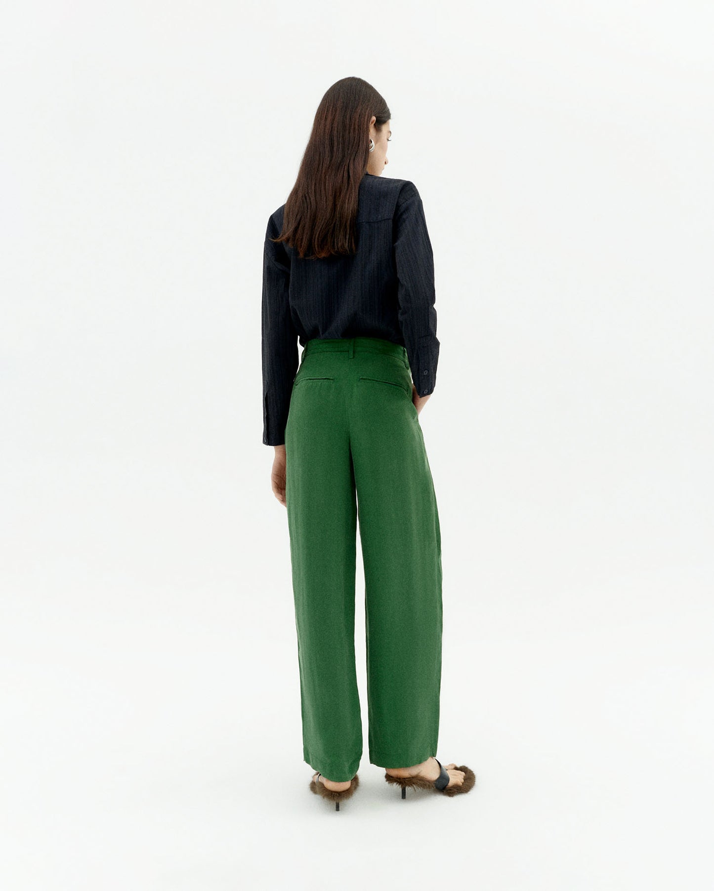 Pantalón verde cupro Cirila sostenible-4