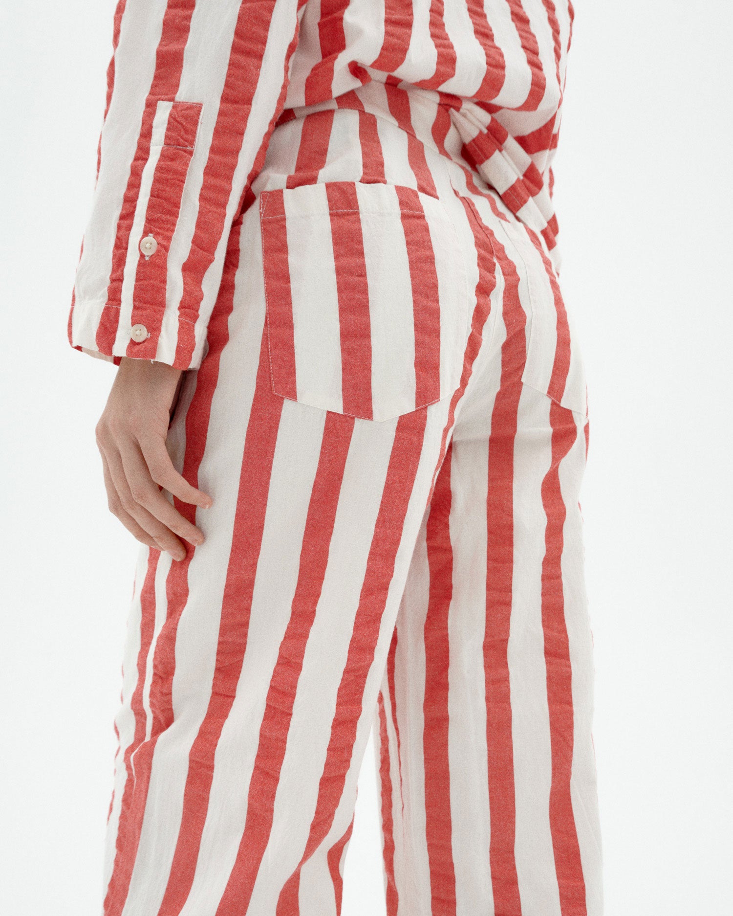 Pantalón rayas rojas Manolita sostenible-4