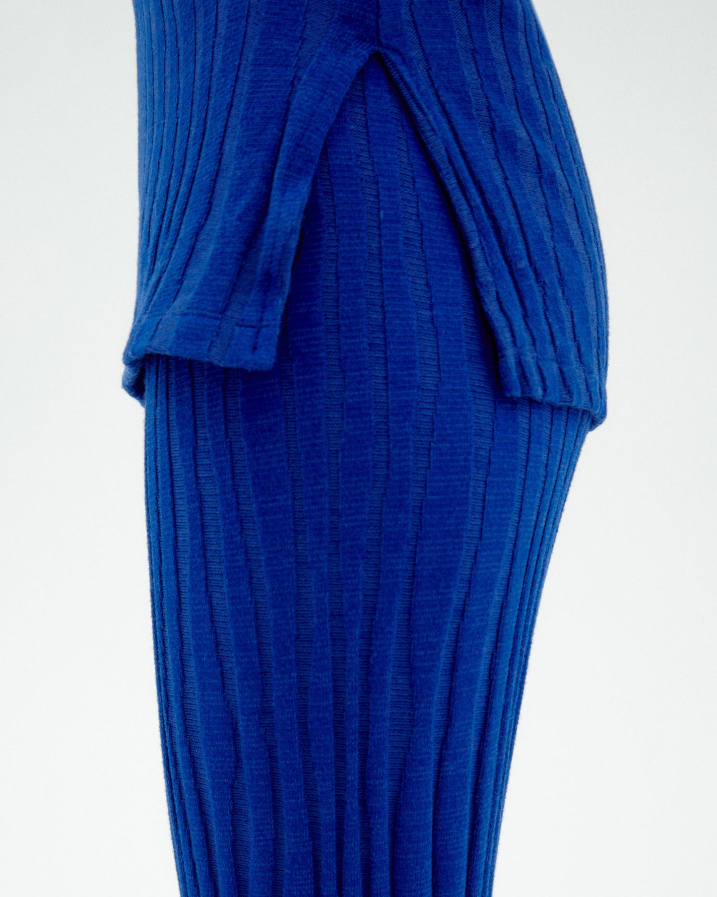 Pantalón azul Naia sostenible-3