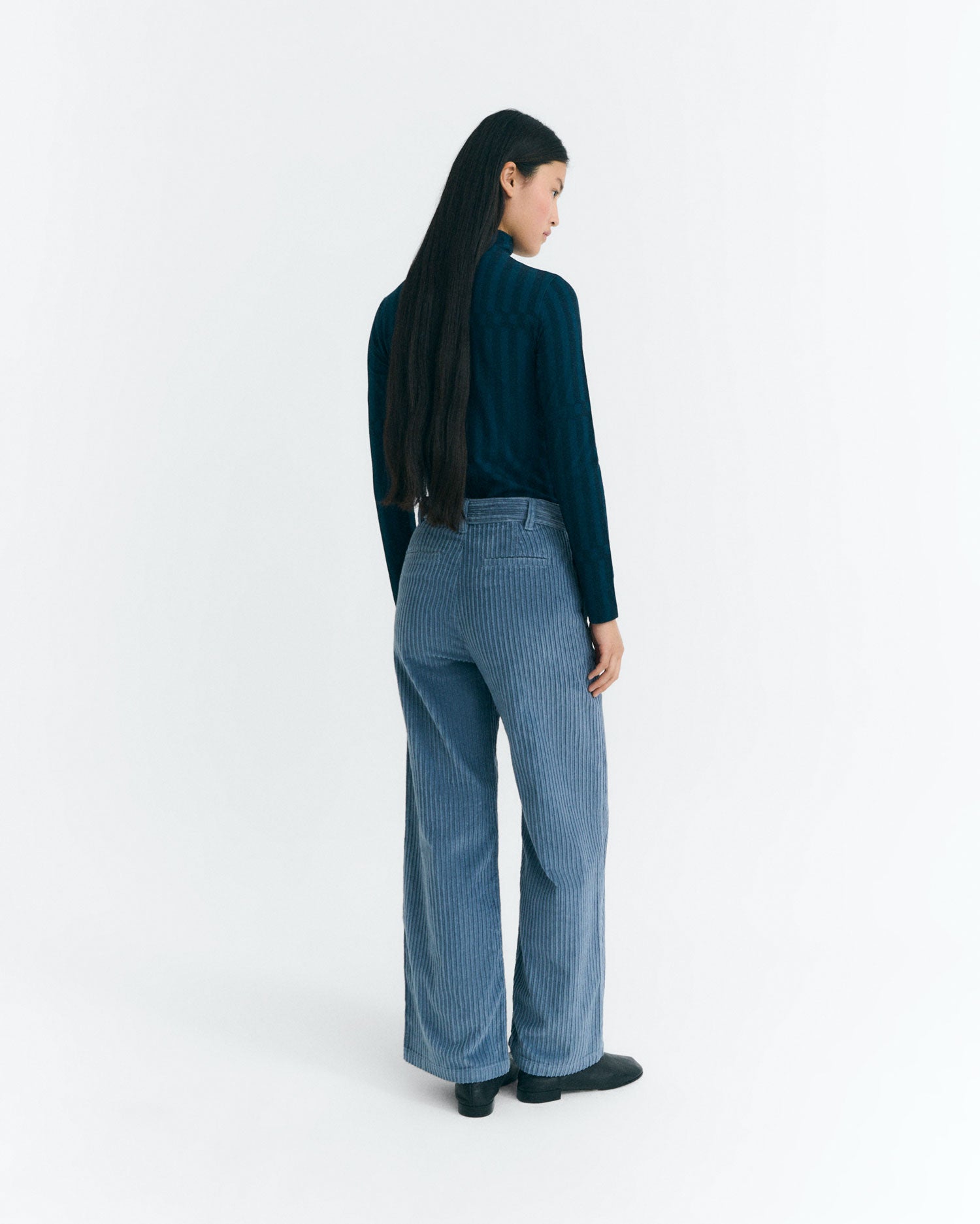 Pantalón tiro alto pana azul Karina sostenible - 4