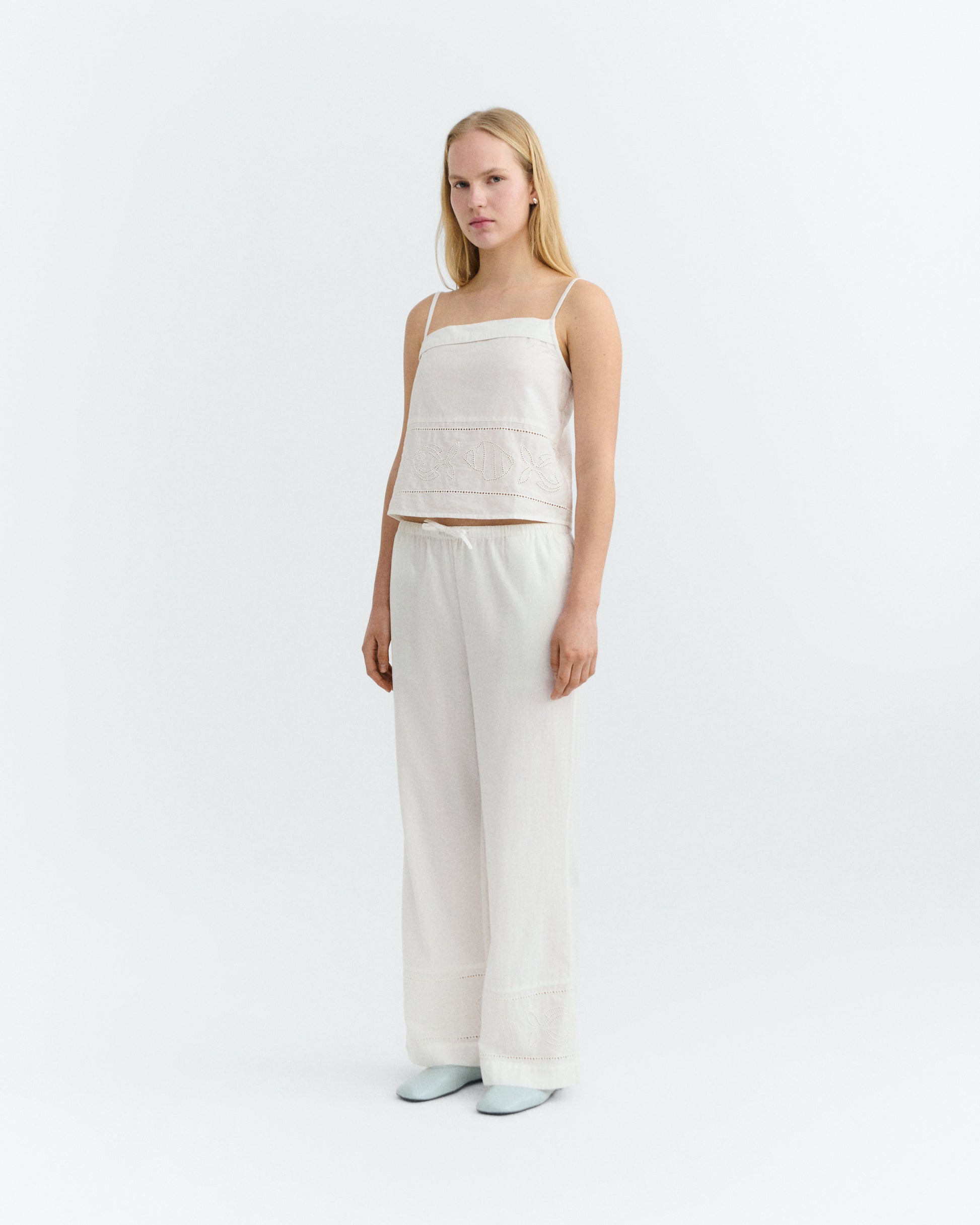 Pantalón relaxed bordado blanco Brigitte sostenible - 1