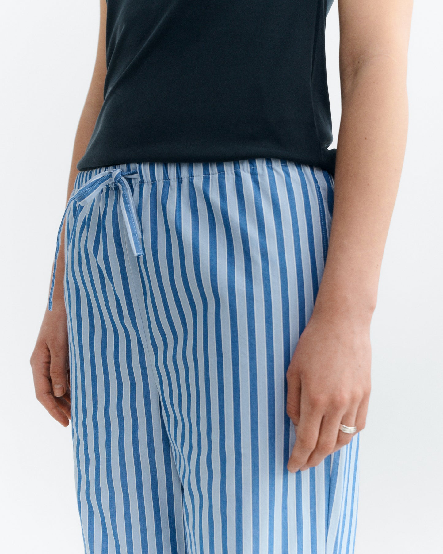 Pantalón relaxed rayas azul Brigitte sostenible - 3