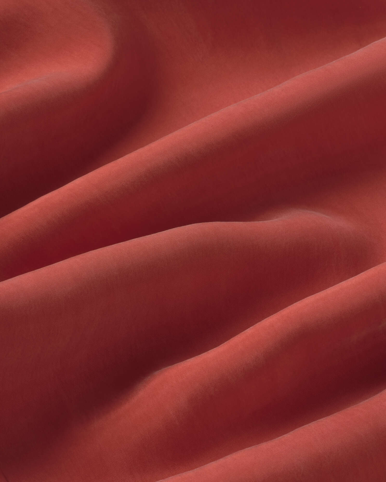 Pantalón relaxed pinza rojo cupro Cirila sostenible silueta - 2