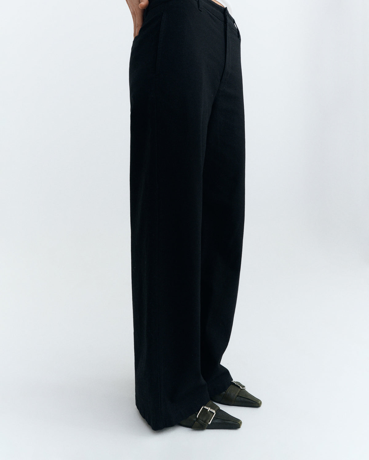 Pantalón tiro alto negro Karina sostenible - 2