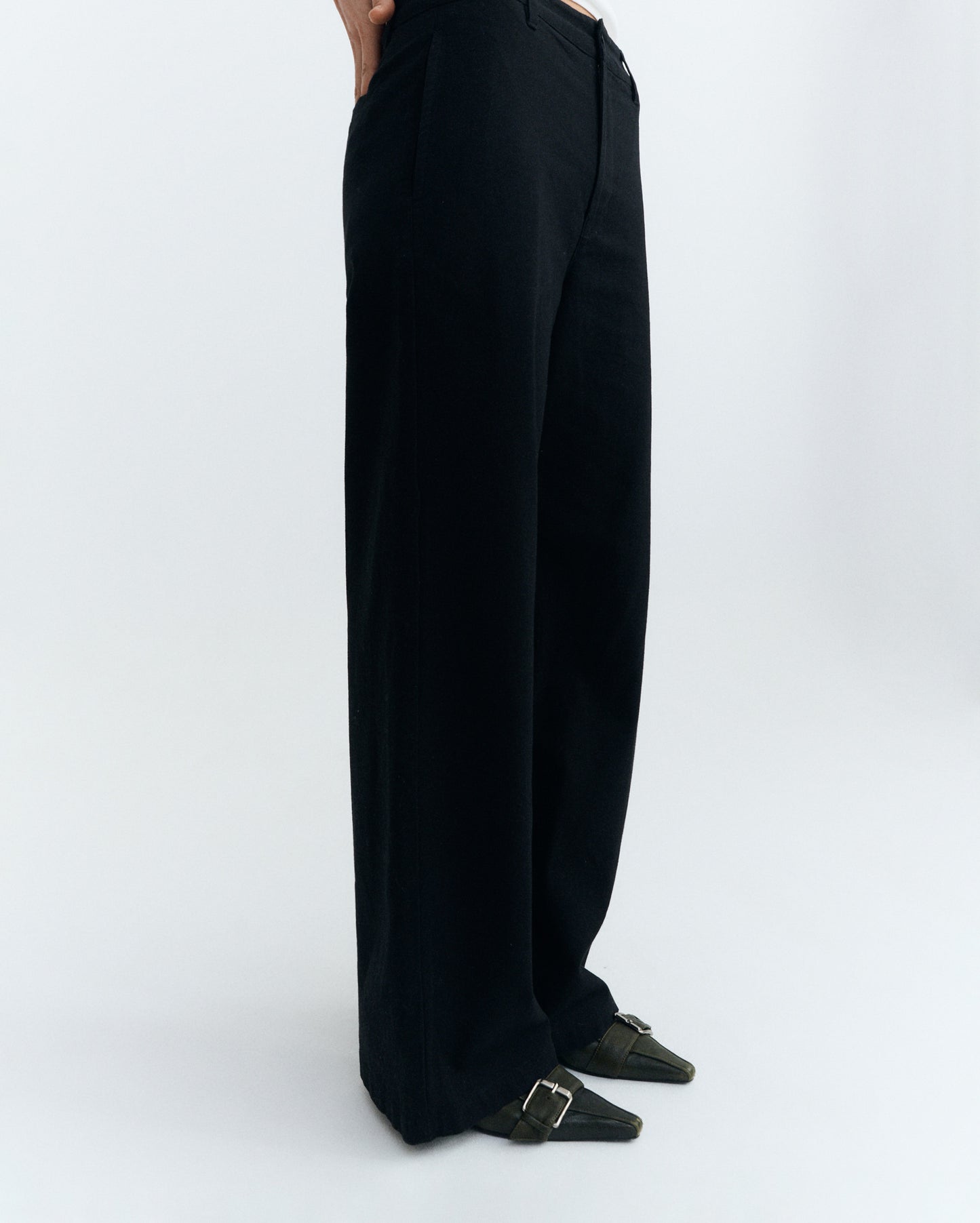 Pantalón tiro alto negro Karina sostenible - 2