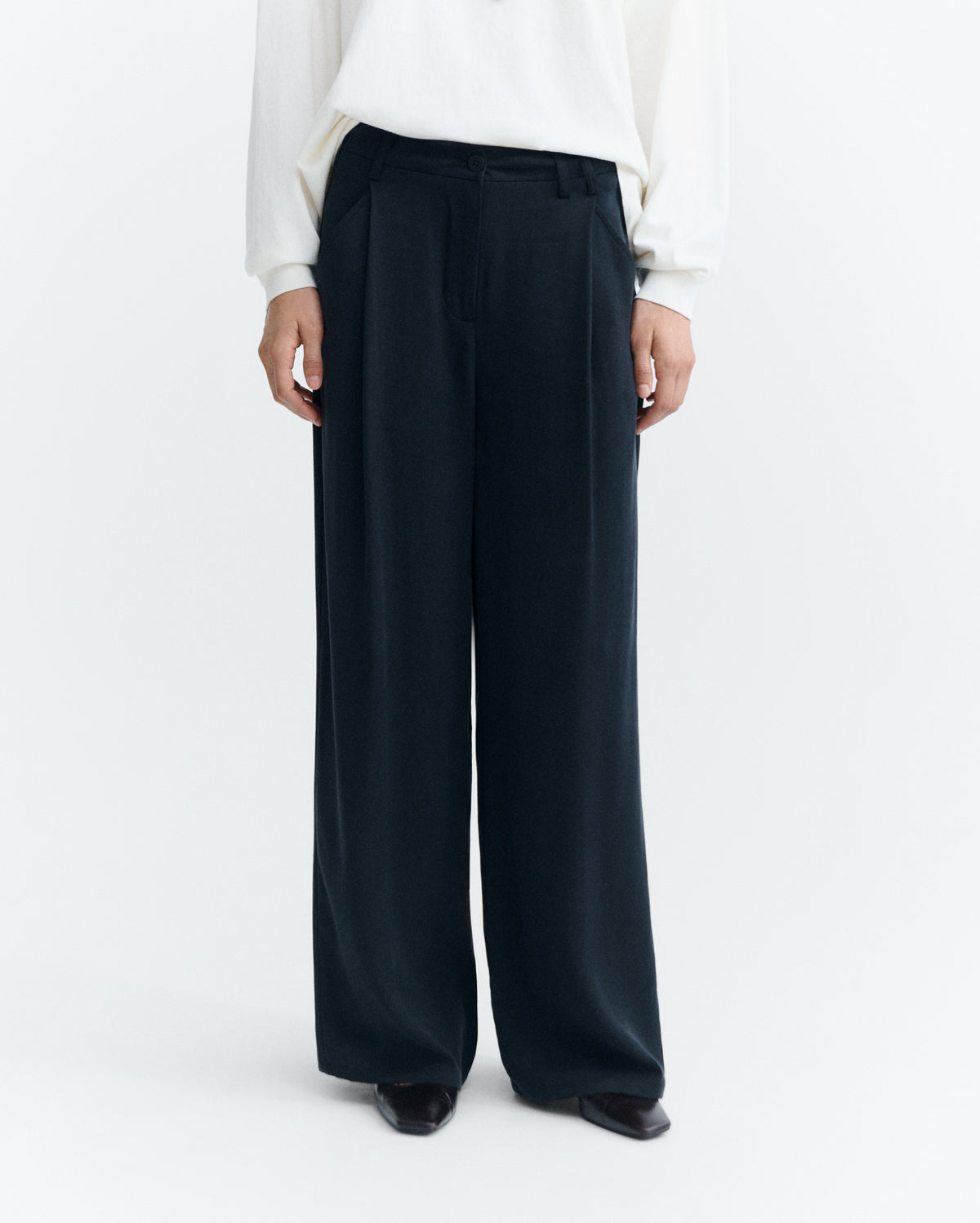 Pantalón wide leg pinza negro Molly sostenible - 2