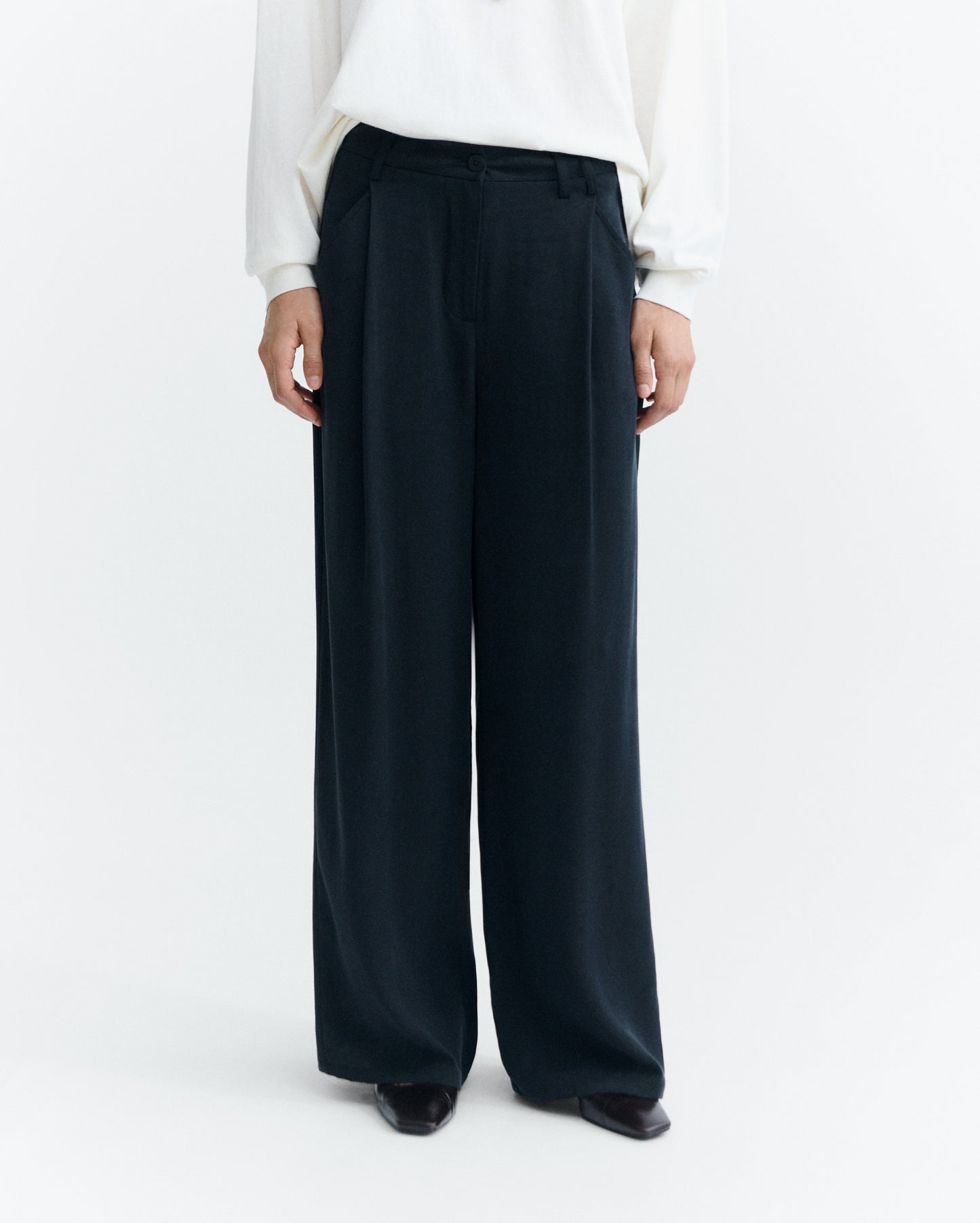 Pantalón wide leg pinza negro Molly sostenible - 2