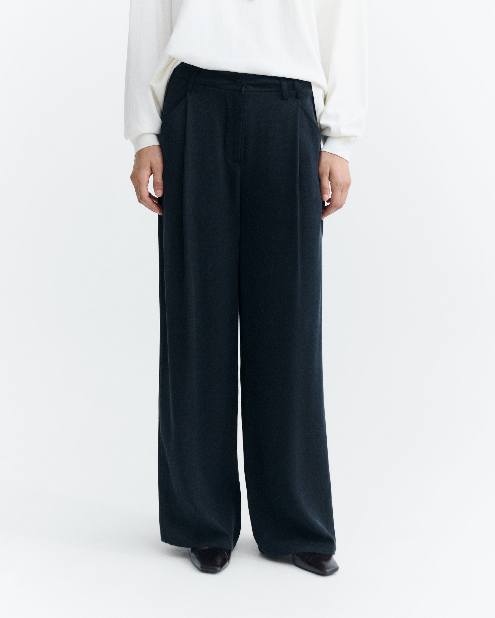 Pantalón wide leg pinza negro Molly sostenible - 2