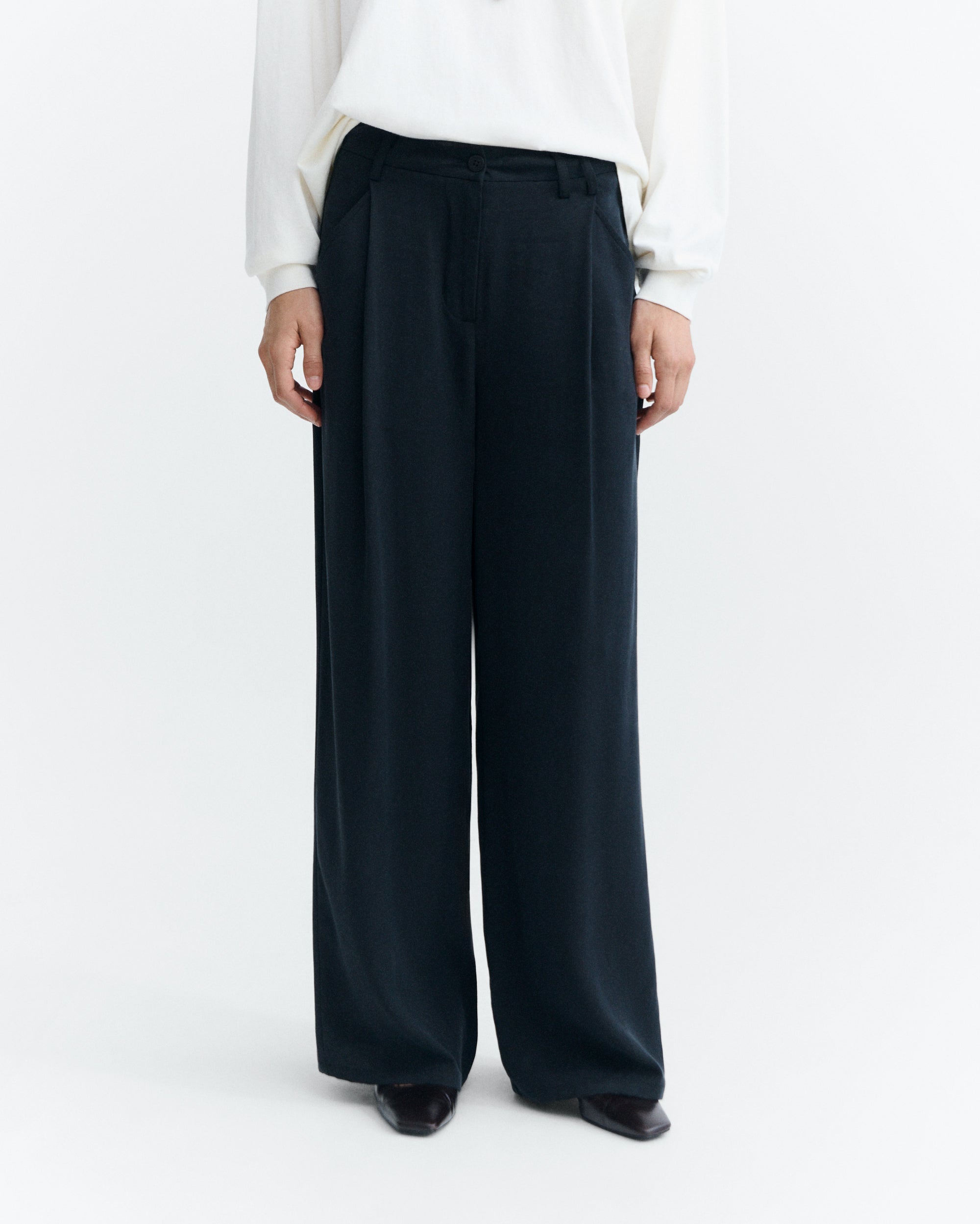 Pantalón wide leg pinza negro Molly sostenible - 2
