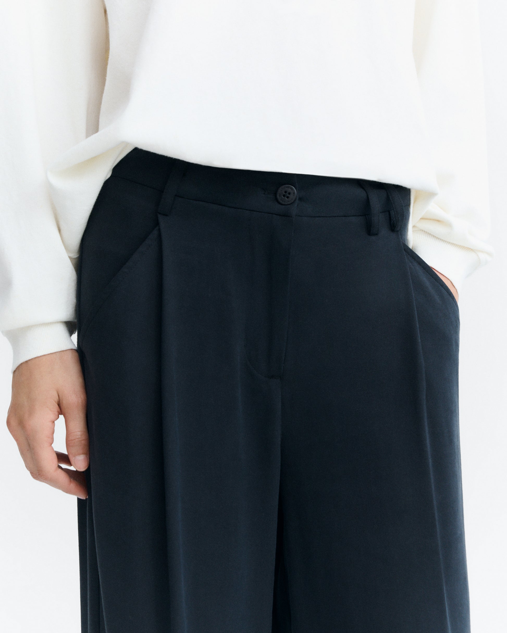 Pantalón wide leg pinza negro Molly sostenible - 3