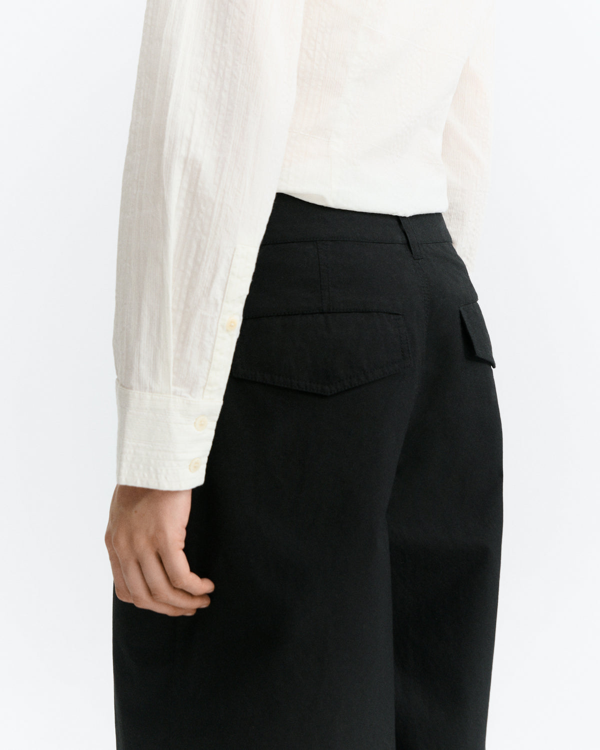 Pantalón barrel negro Marissa sostenible - 6