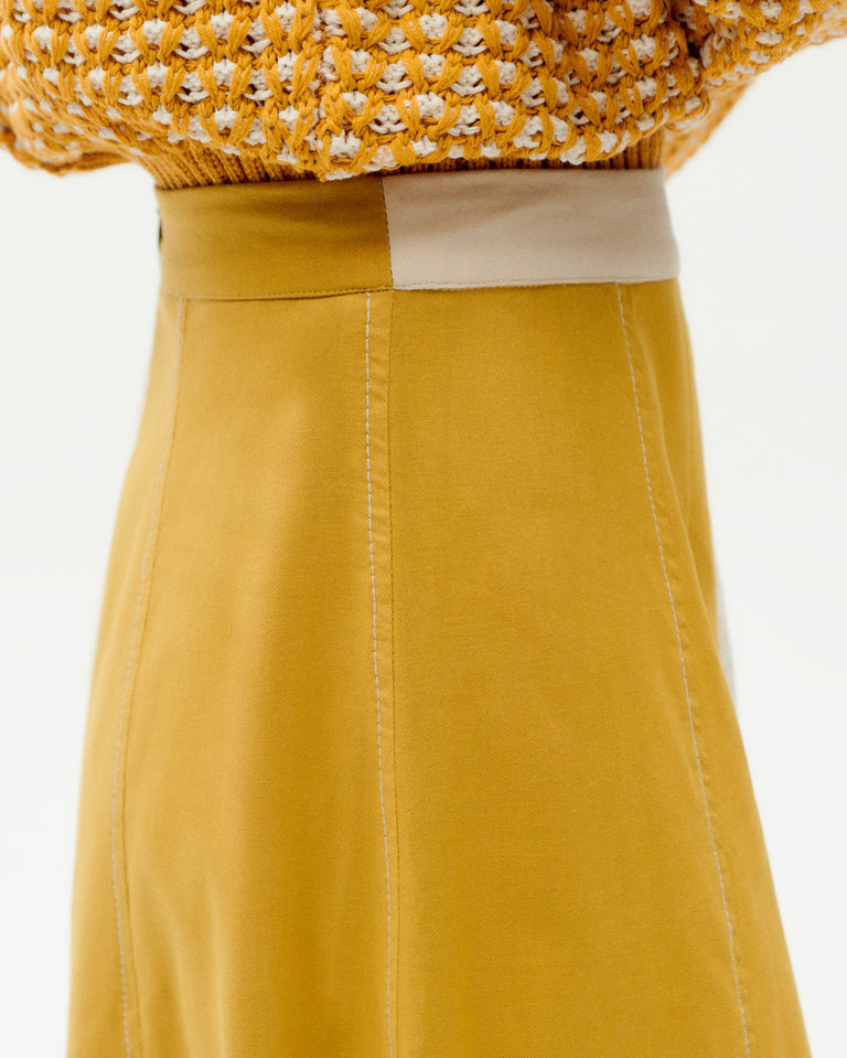 Falda amarilla patched Sofia sostenible -4