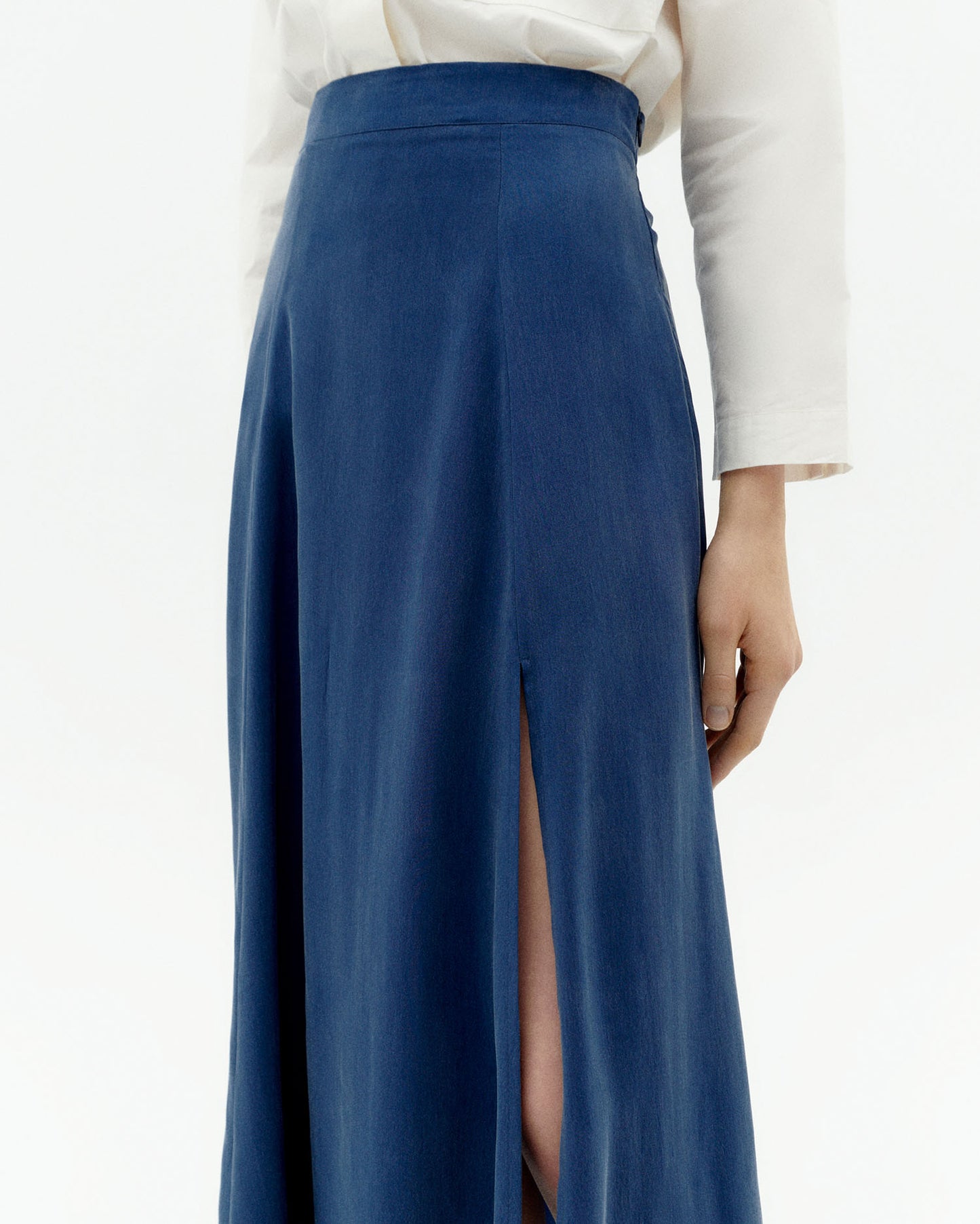 Falda azul cupro Tora sostenible-3