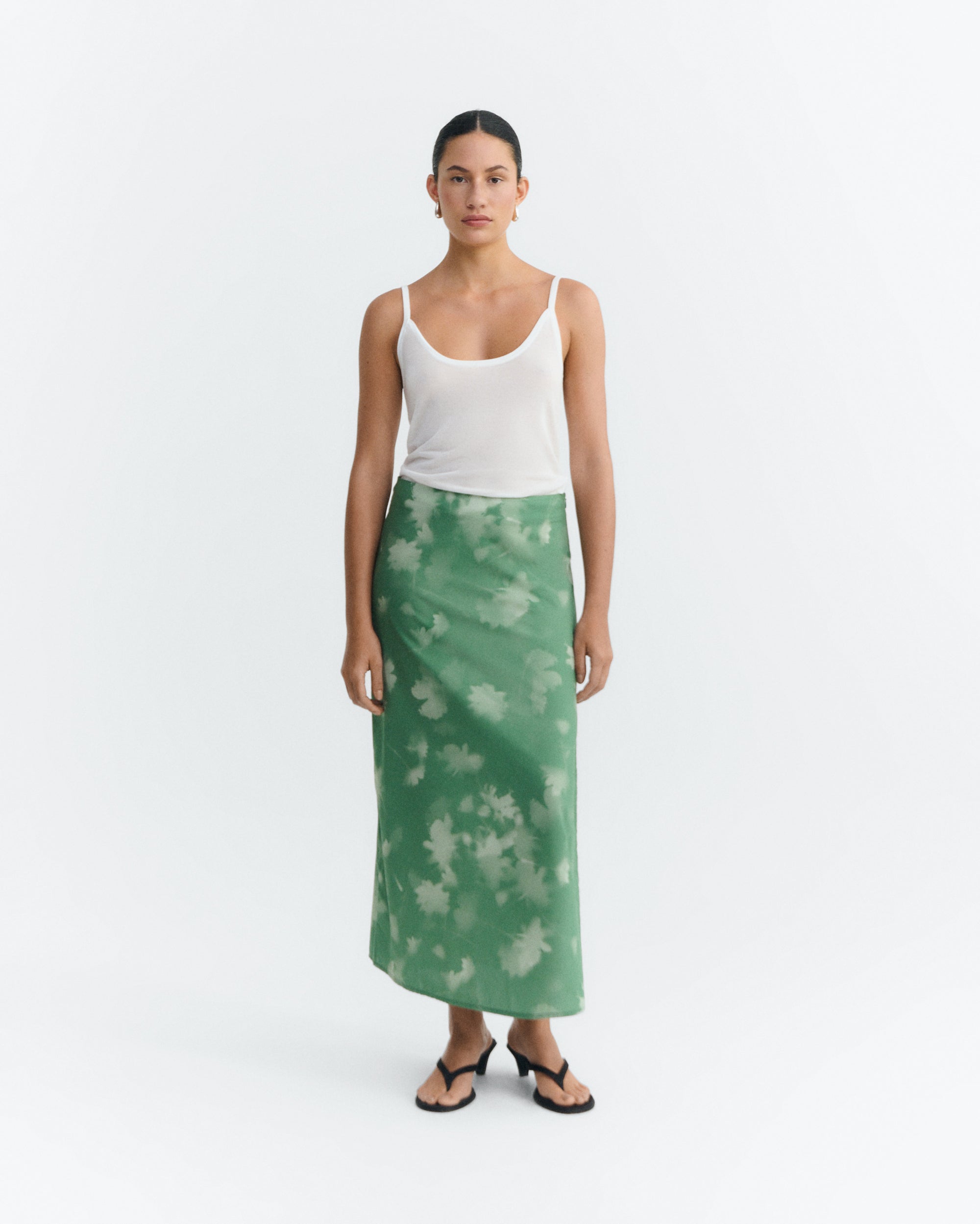 Falda midi verde tipia Kora sostenible - 4