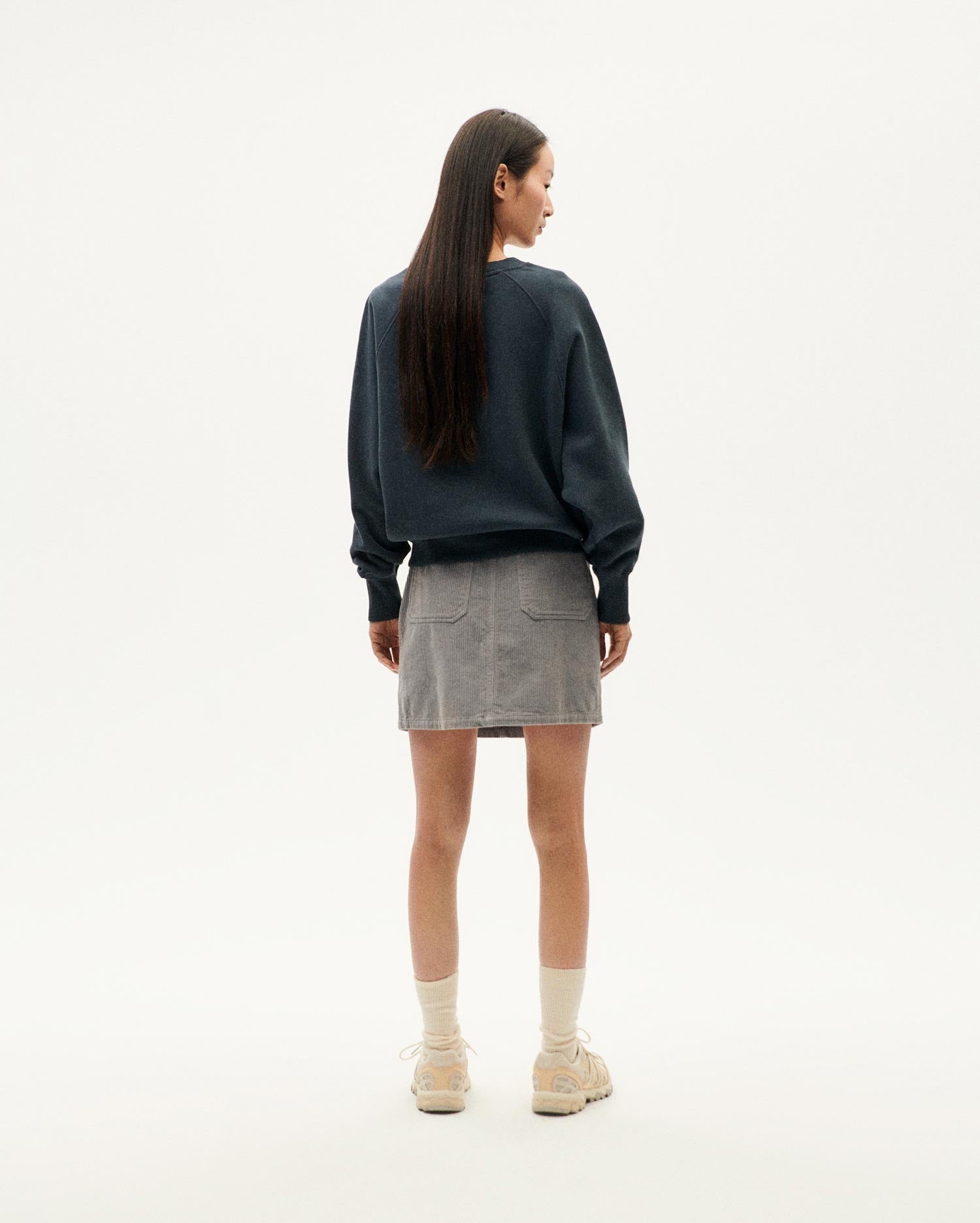 Sudadera grafito love Bonnie sostenible-4