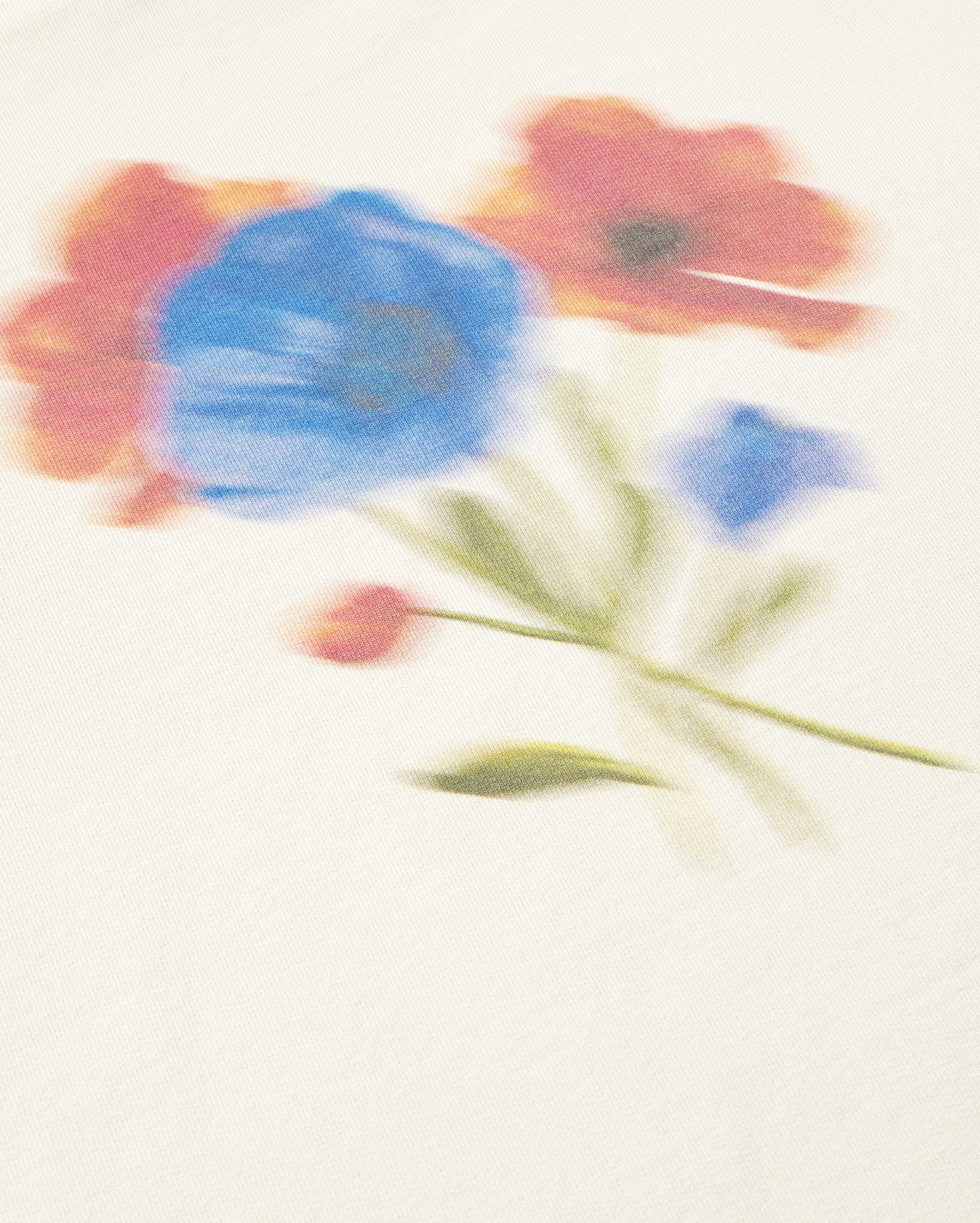 Sudadera blanca blurry flower Jimena sostenible - silueta 2