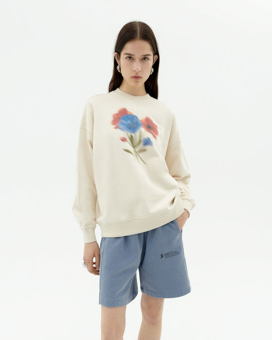 Sudadera blanca blurry flower Jimena sostenible-1