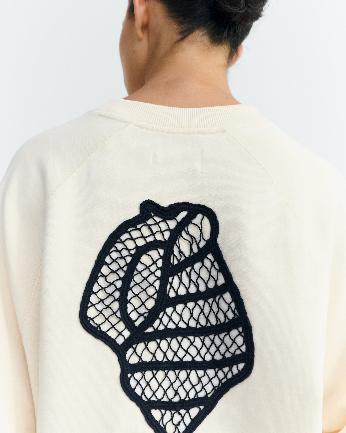 Sudadera bordada a mano shell Bonnie sostenible - 4