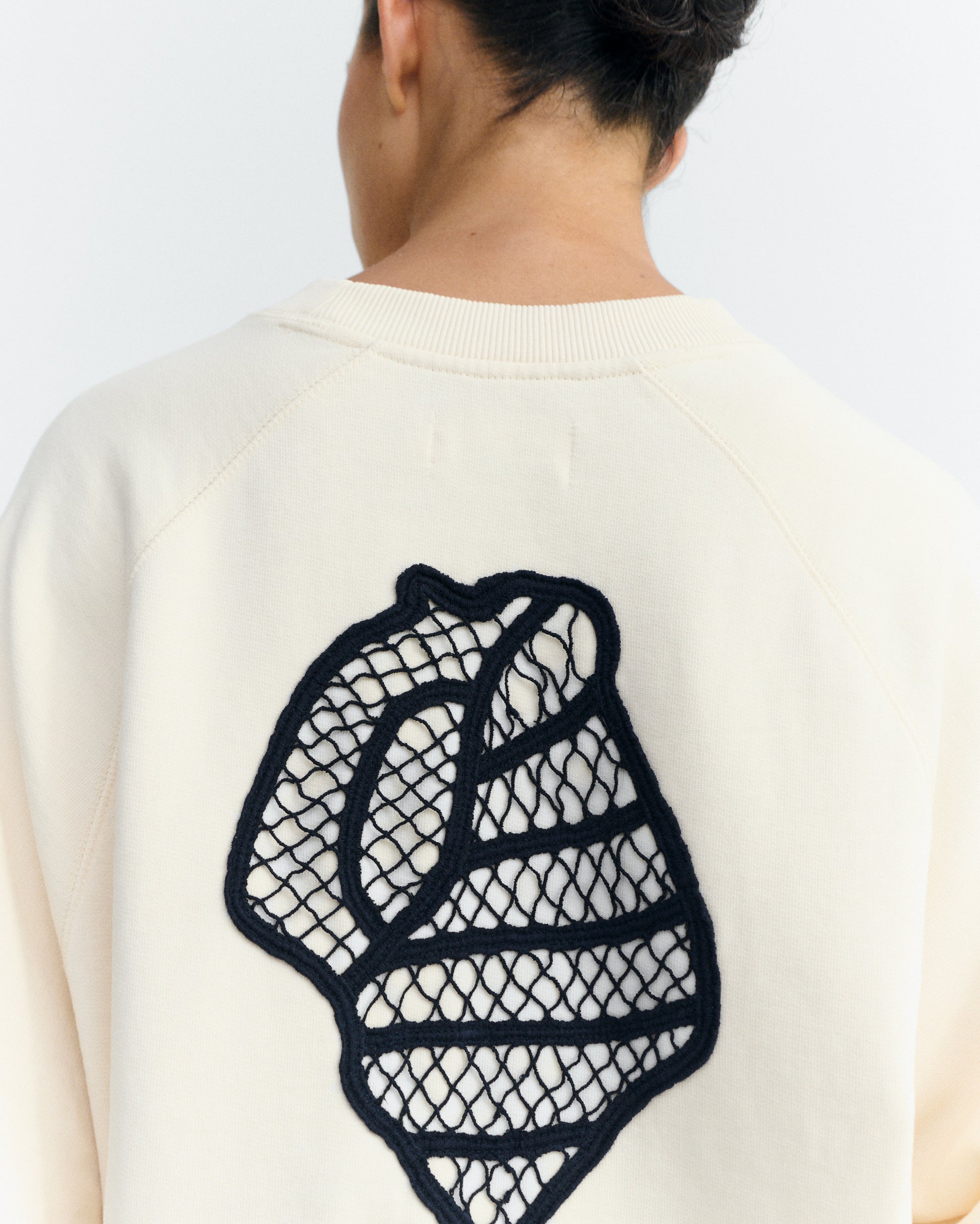 Sudadera bordada a mano shell Bonnie sostenible - 4