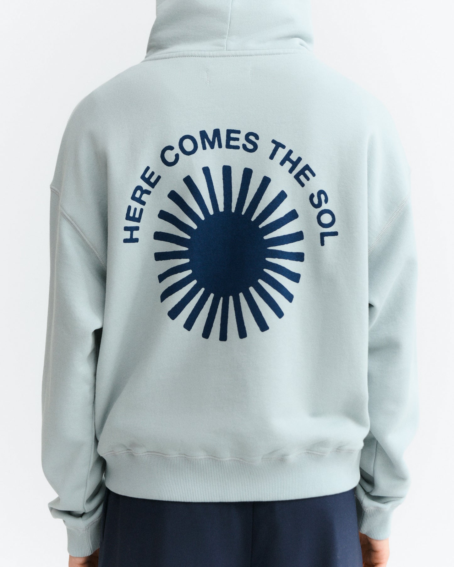Hoodie azul sol azul oscuro espalda Valeria sostenible - 7