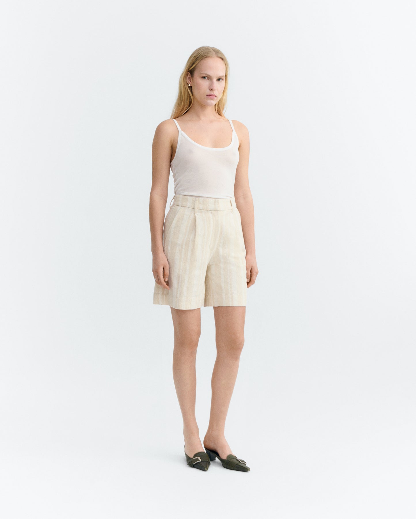 Bermuda pinzas rayas cruda Lia sostenible - 1