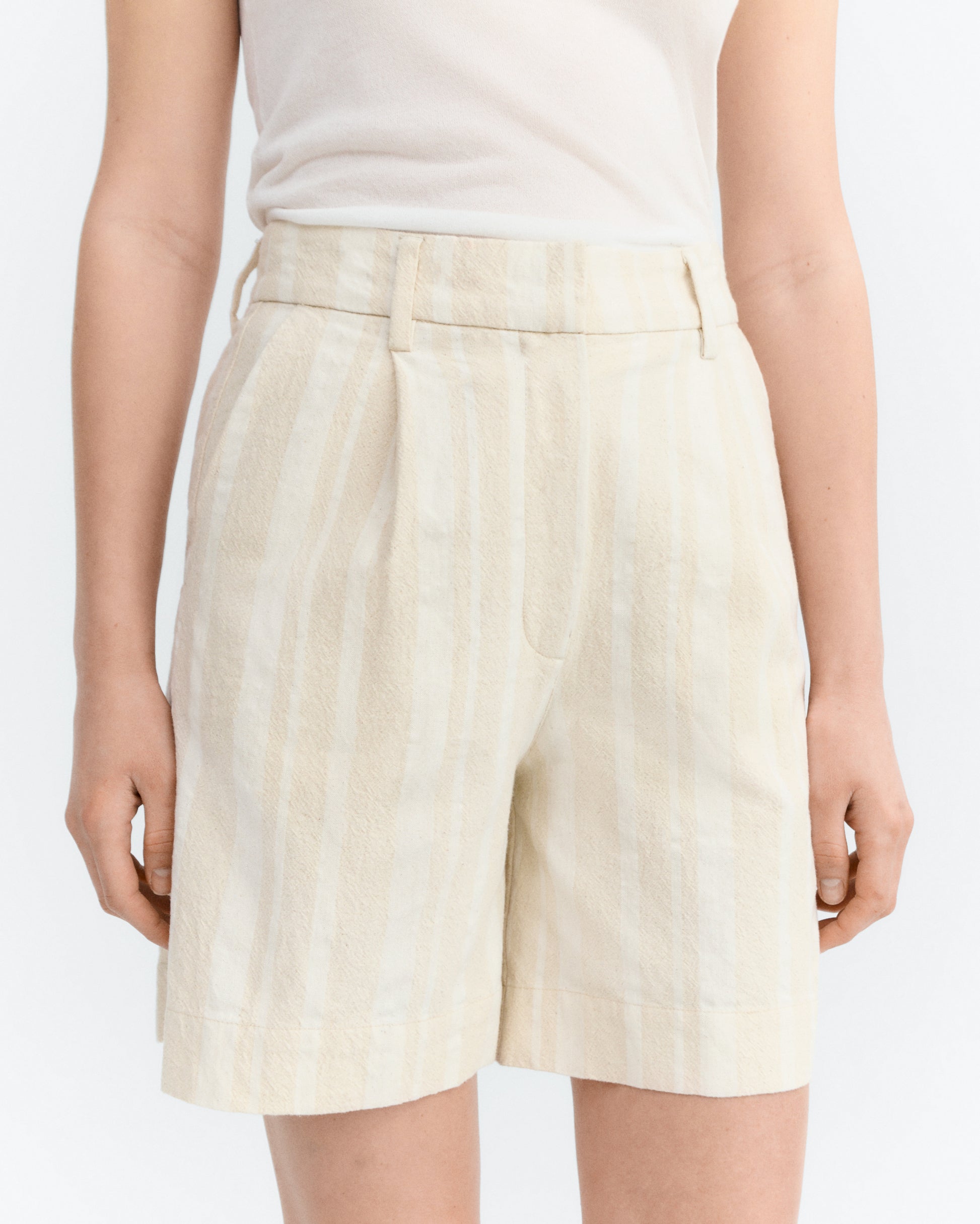 Bermuda pinzas rayas cruda Lia sostenible - 5