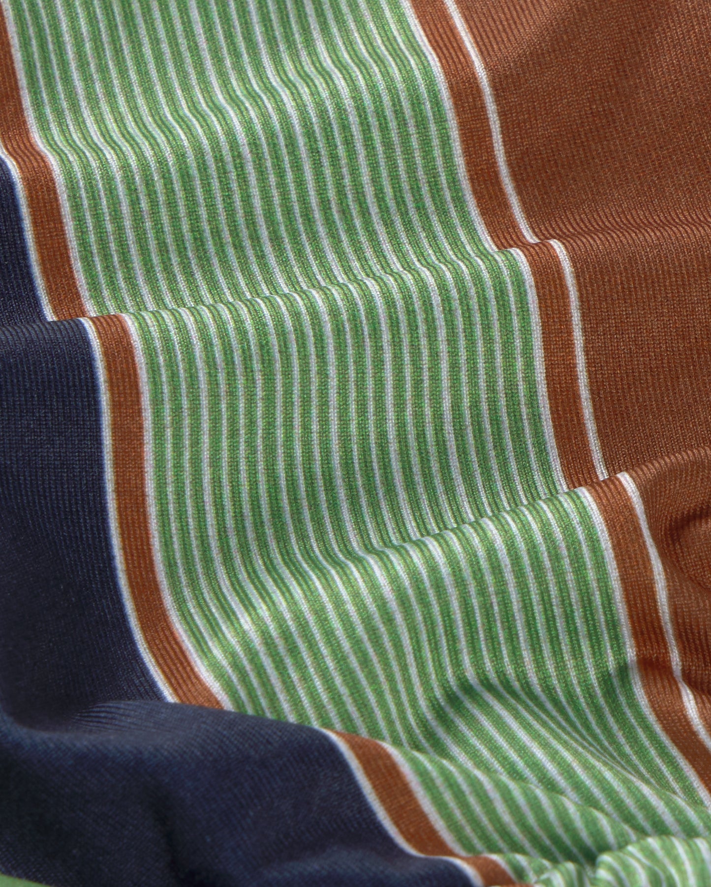 Top bikini ajustable rayas multicolor Calabria sostenible silueta - 2