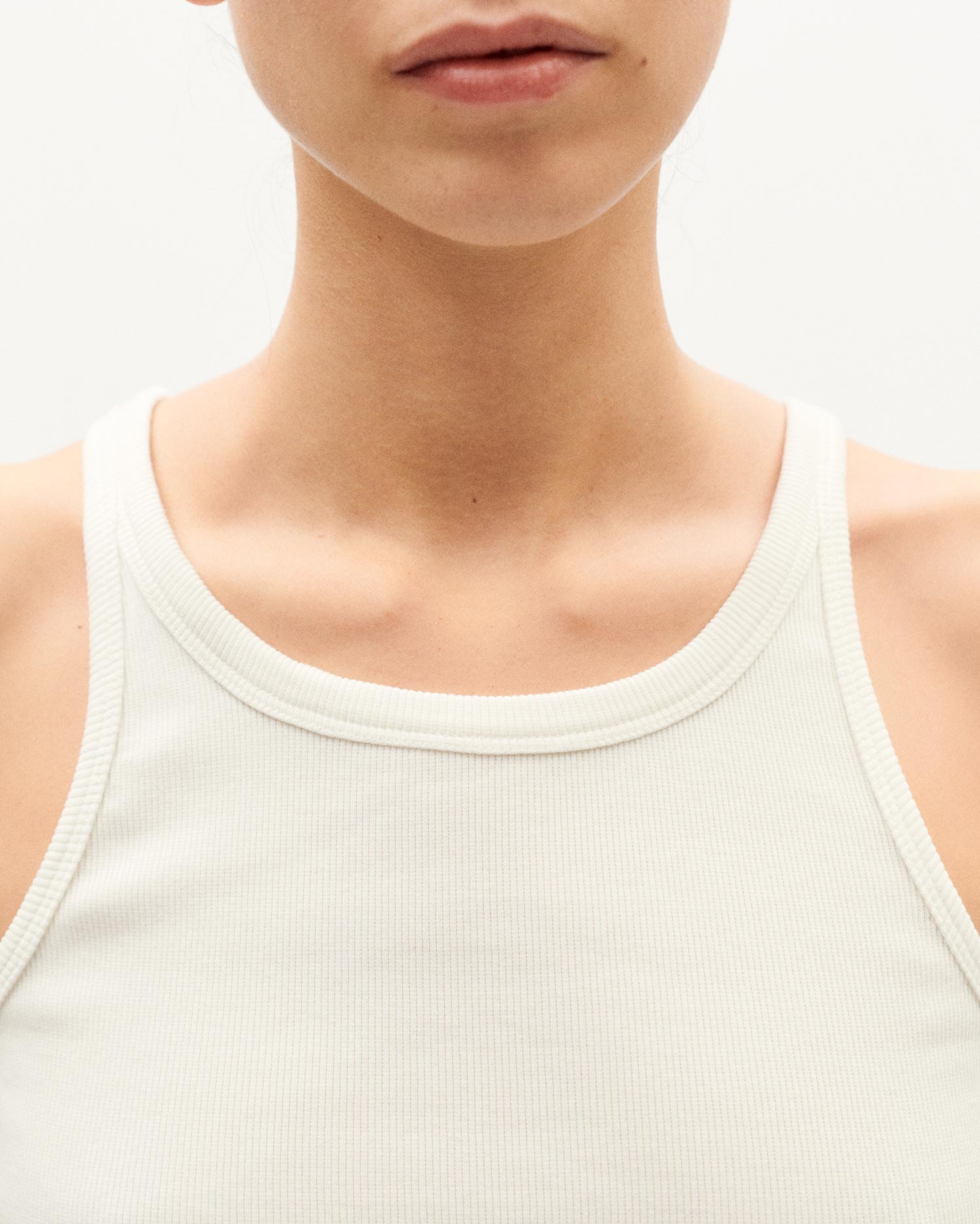 Top blanco Harriet sostenible-3