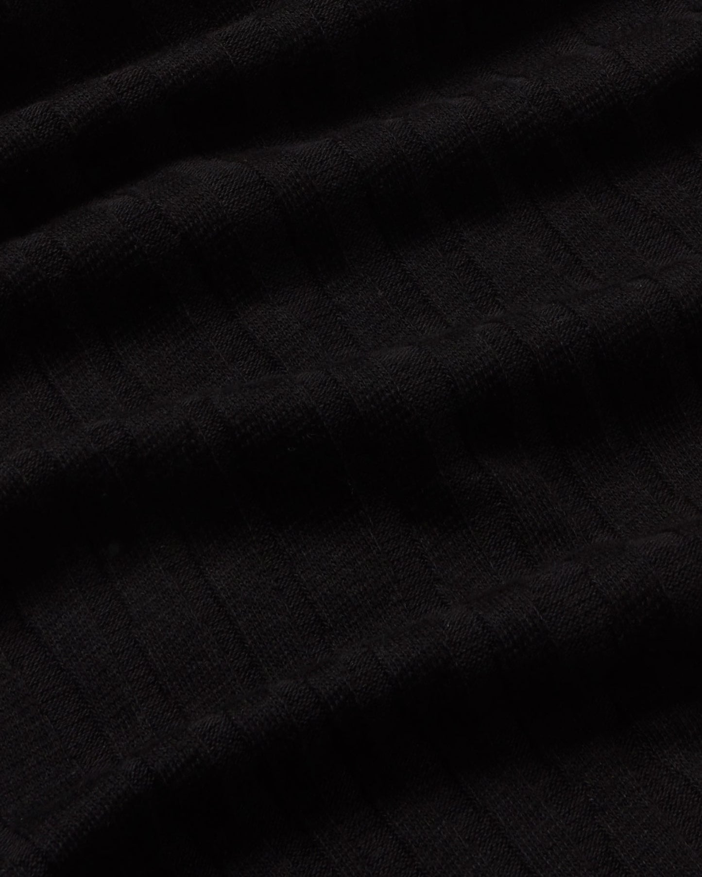 Top negro Rue sostenible - silueta 3