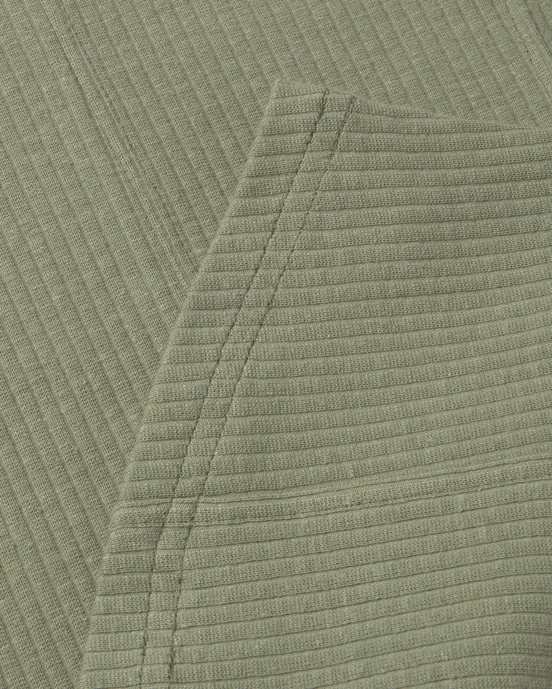 Top verde hemp Nadia sostenible silueta - 2