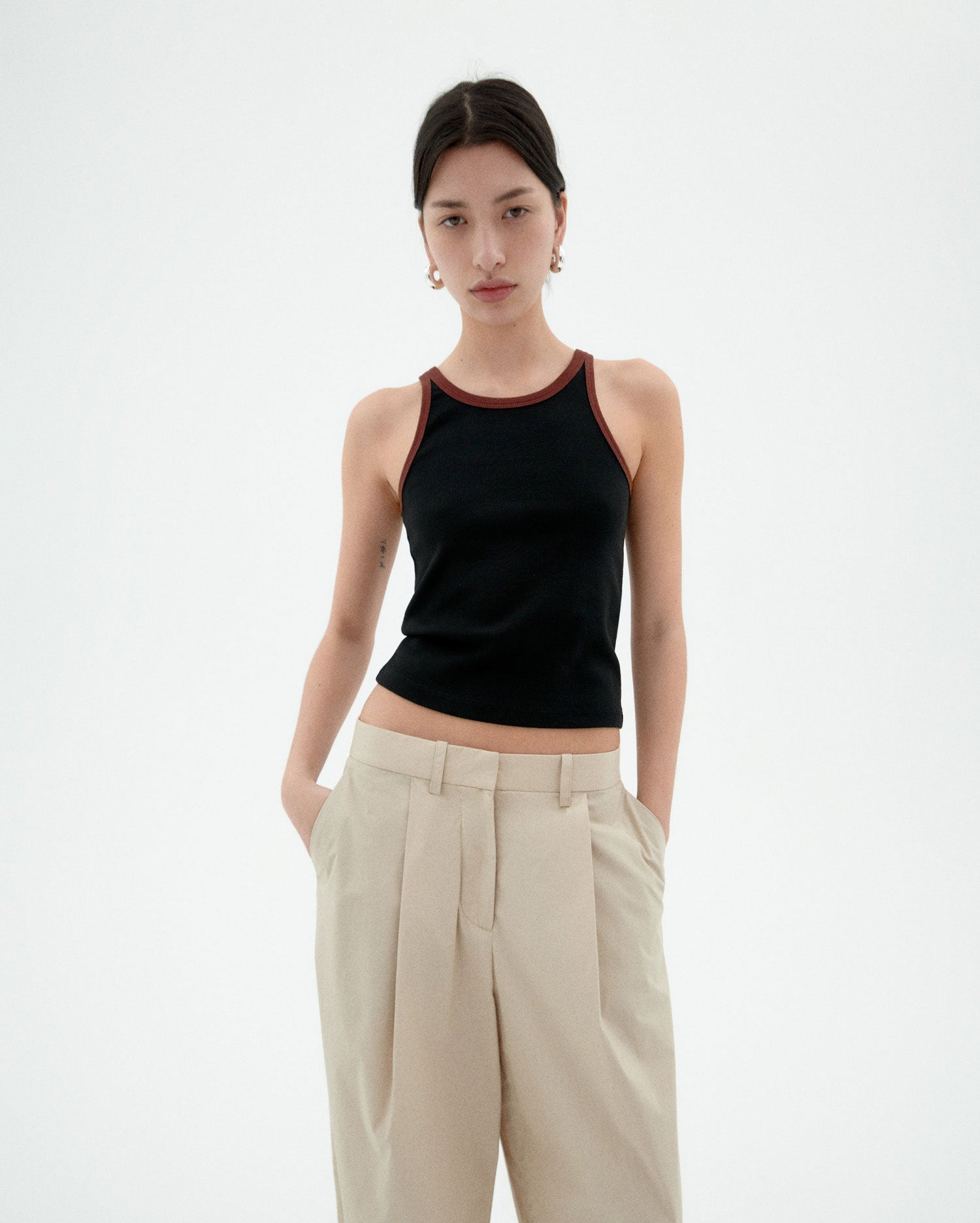 Top negro contraste Harriet sostenible-1