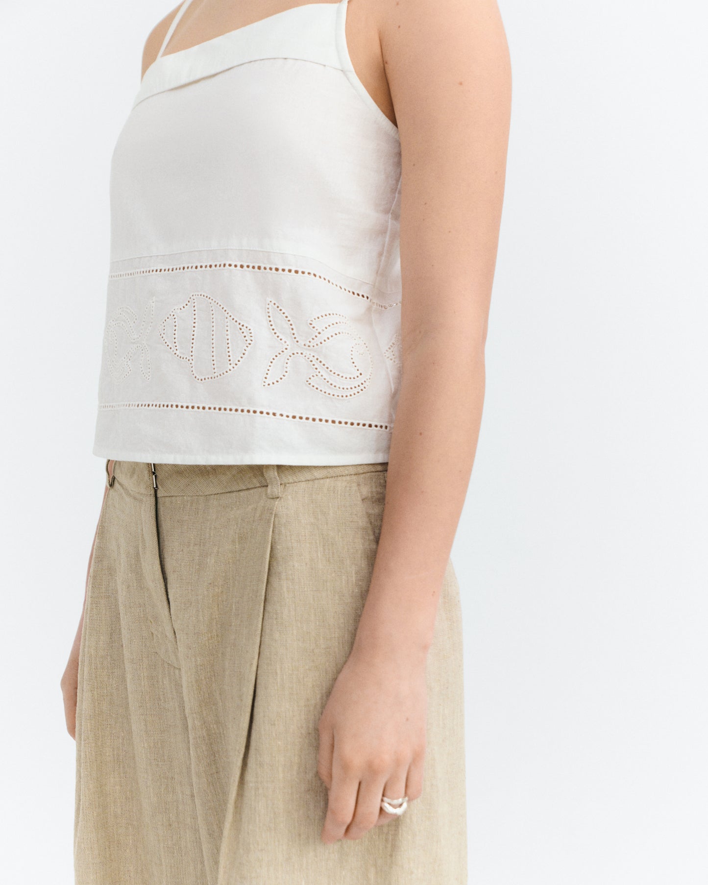 Top bordado blanco Raida sostenible - 3