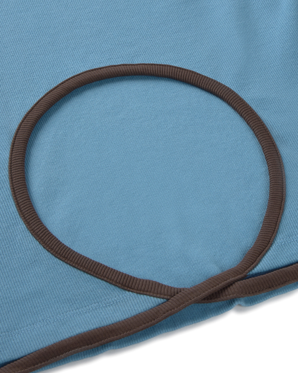 Top slim azul lazo abertura espalda Rio sostenible silueta - 2