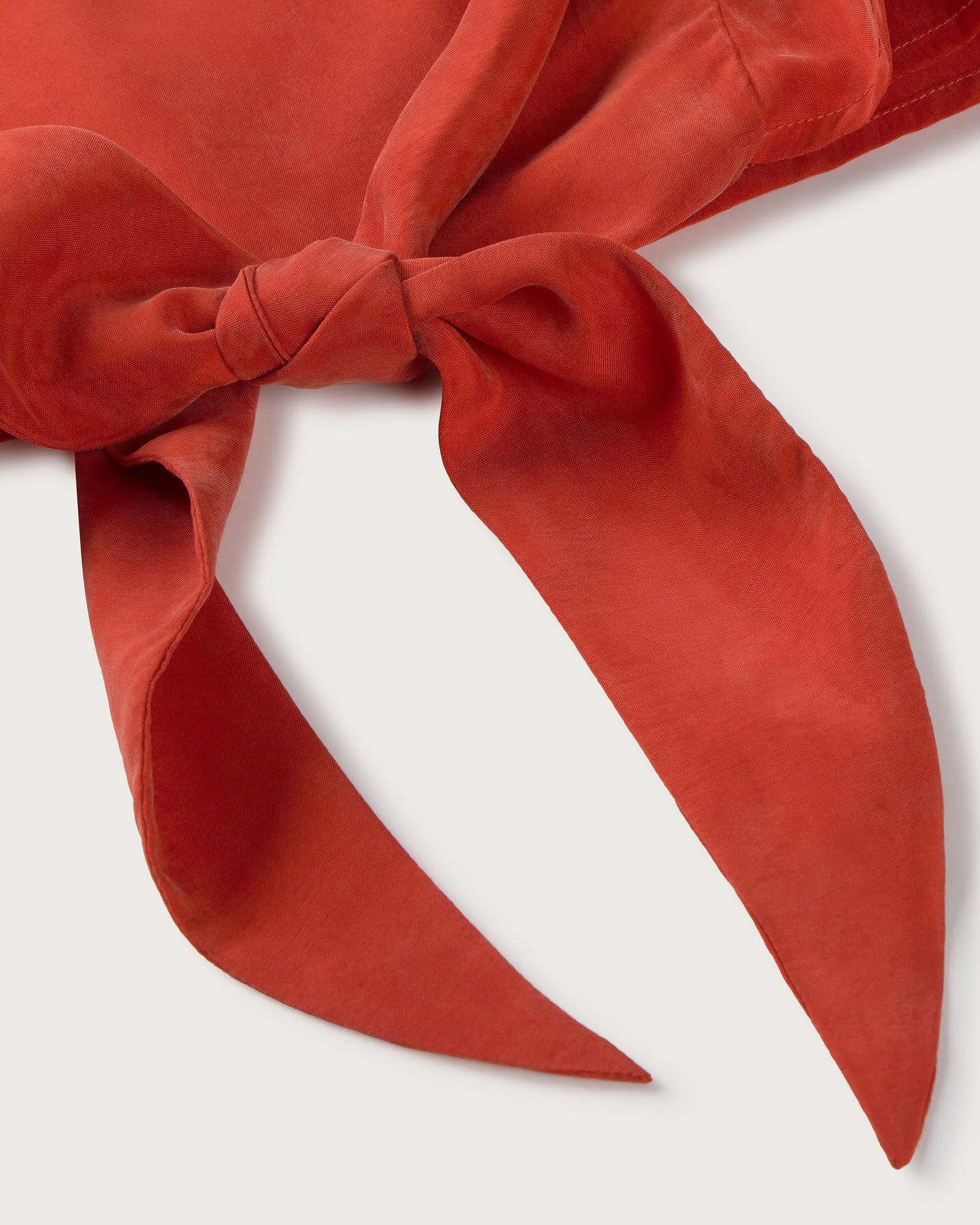 Top rojo lazo cupro Solea sostenible silueta - 2