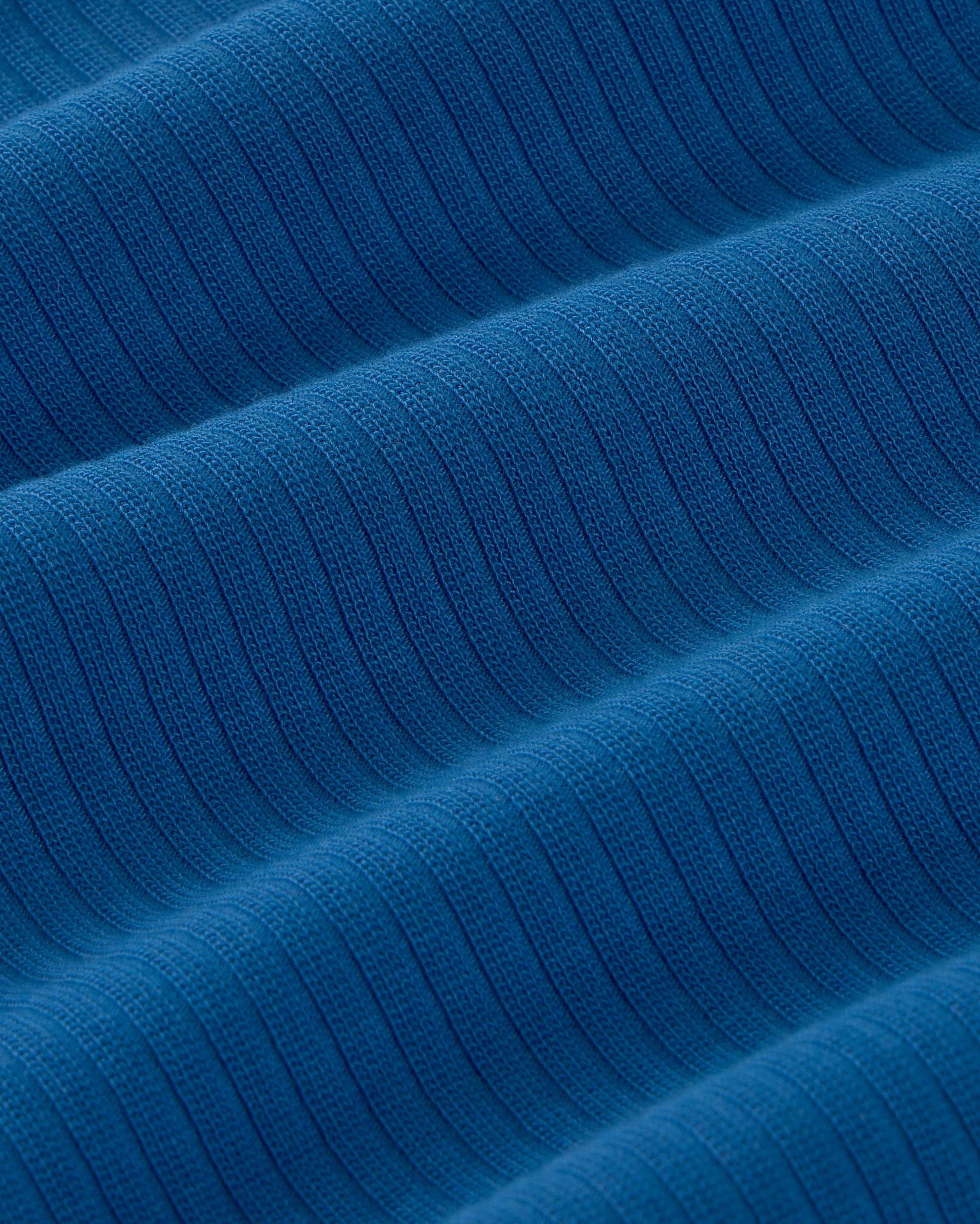 Top rib azul contraste blanco Julia sostenible silueta - 2