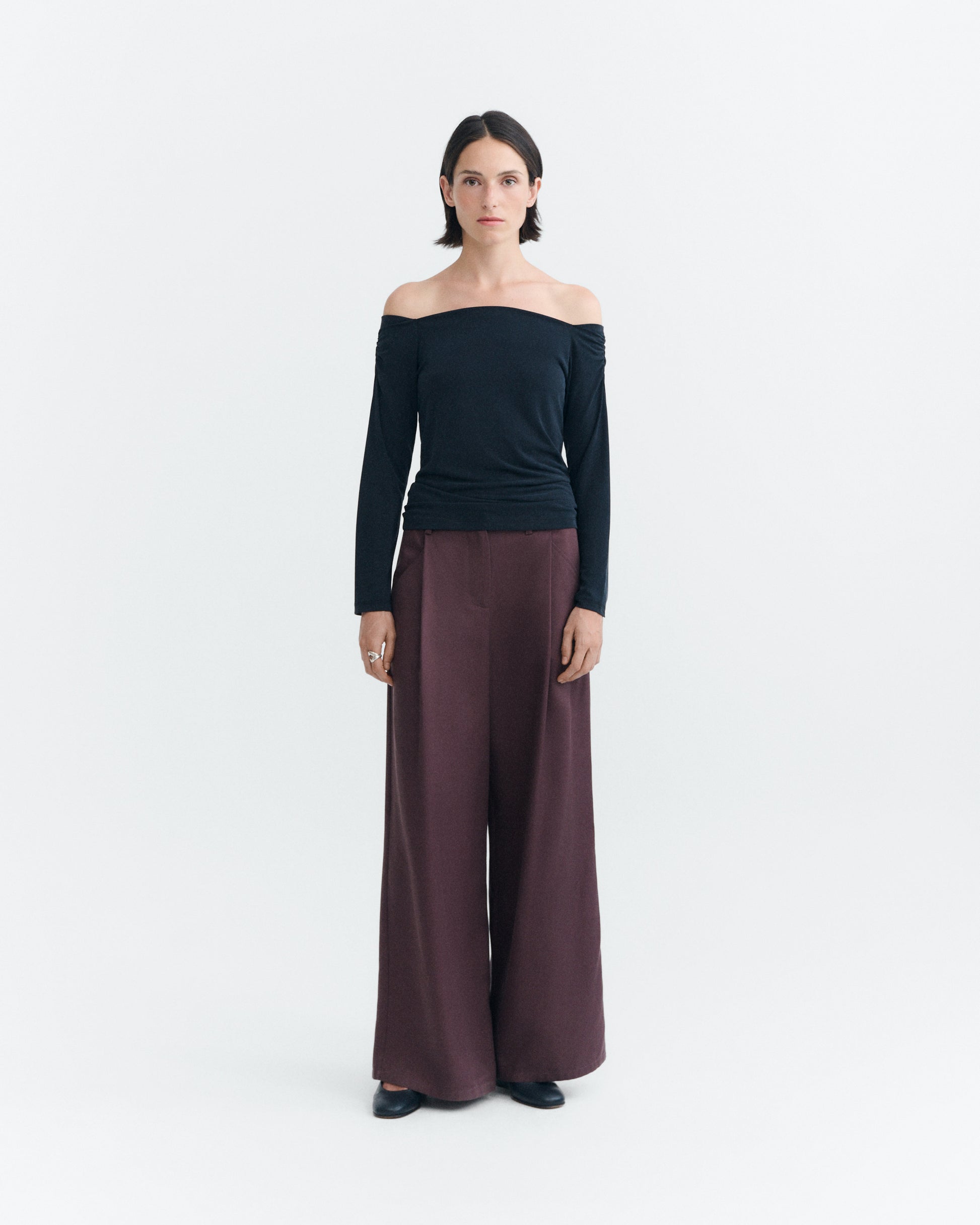 Top off shoulder negro Berta sostenible - 1
