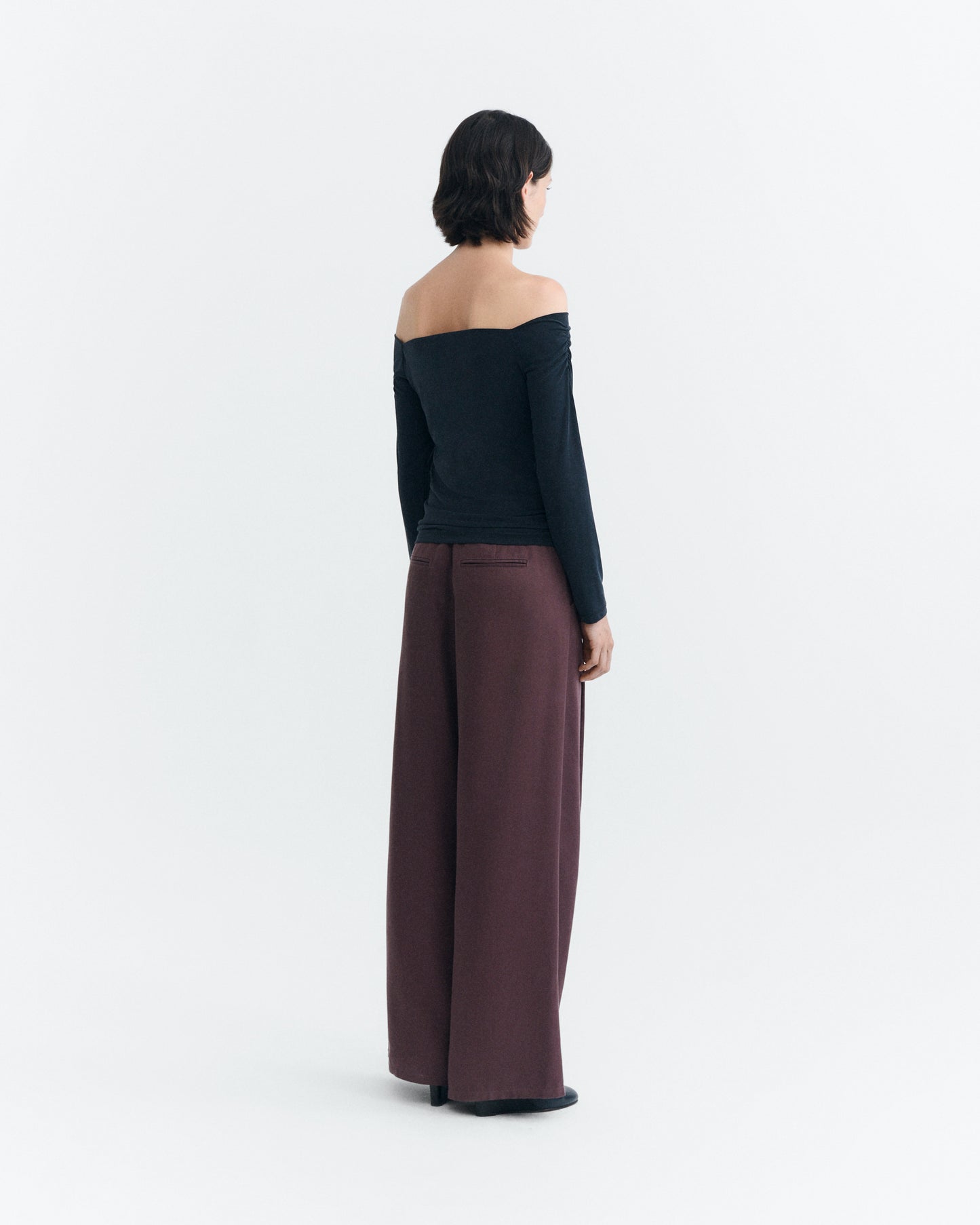 Top off shoulder negro Berta sostenible - 4