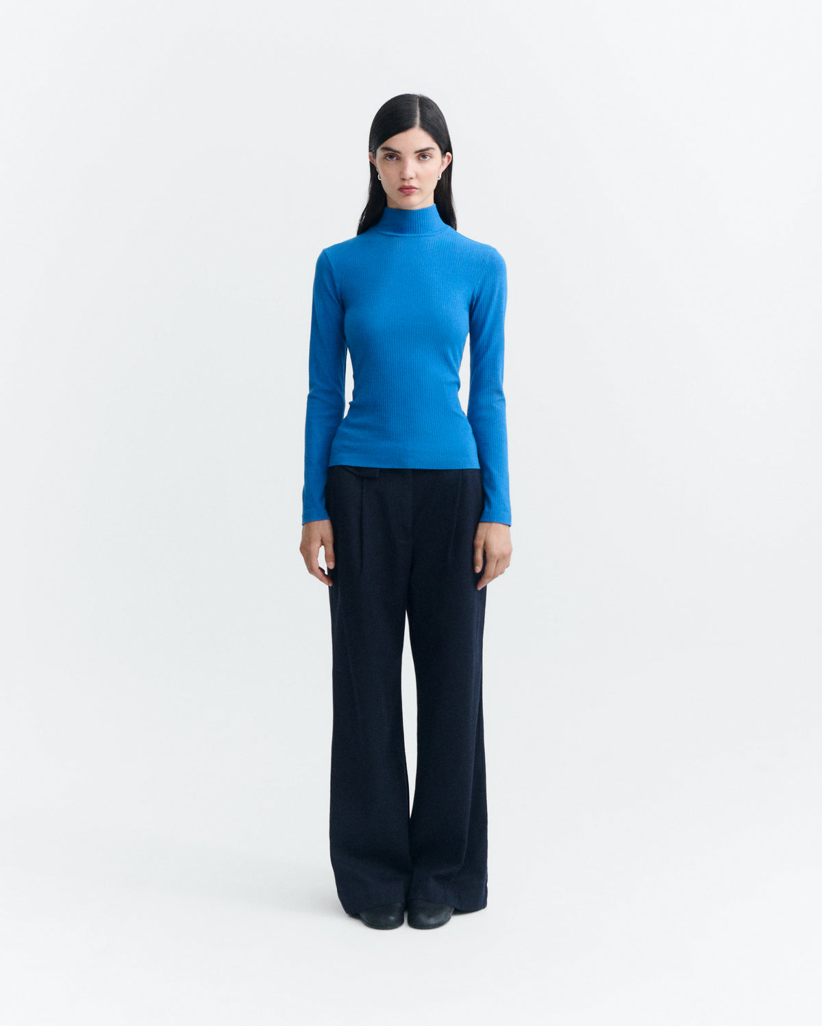 Top cuello alto rib azul Aine sostenible - 1