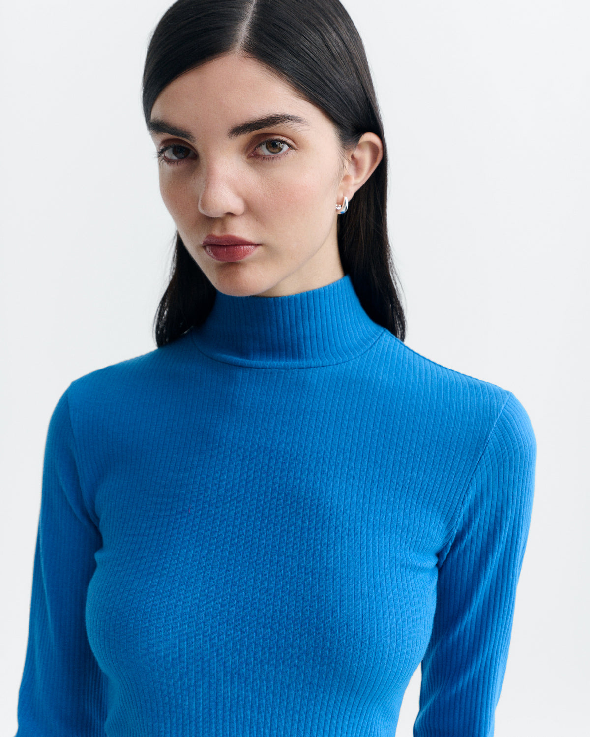 Top cuello alto rib azul Aine sostenible - 3