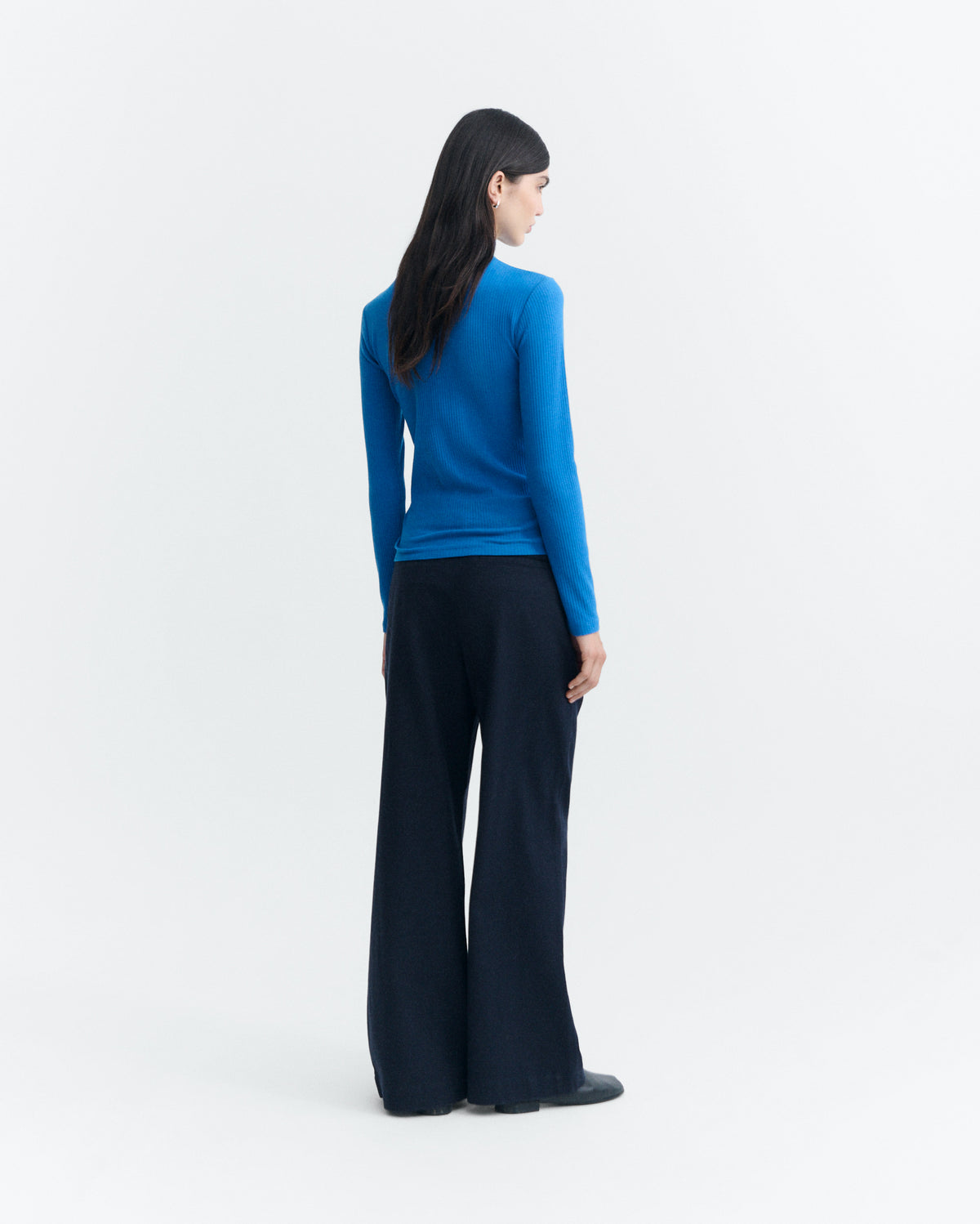 Top cuello alto rib azul Aine sostenible - 4
