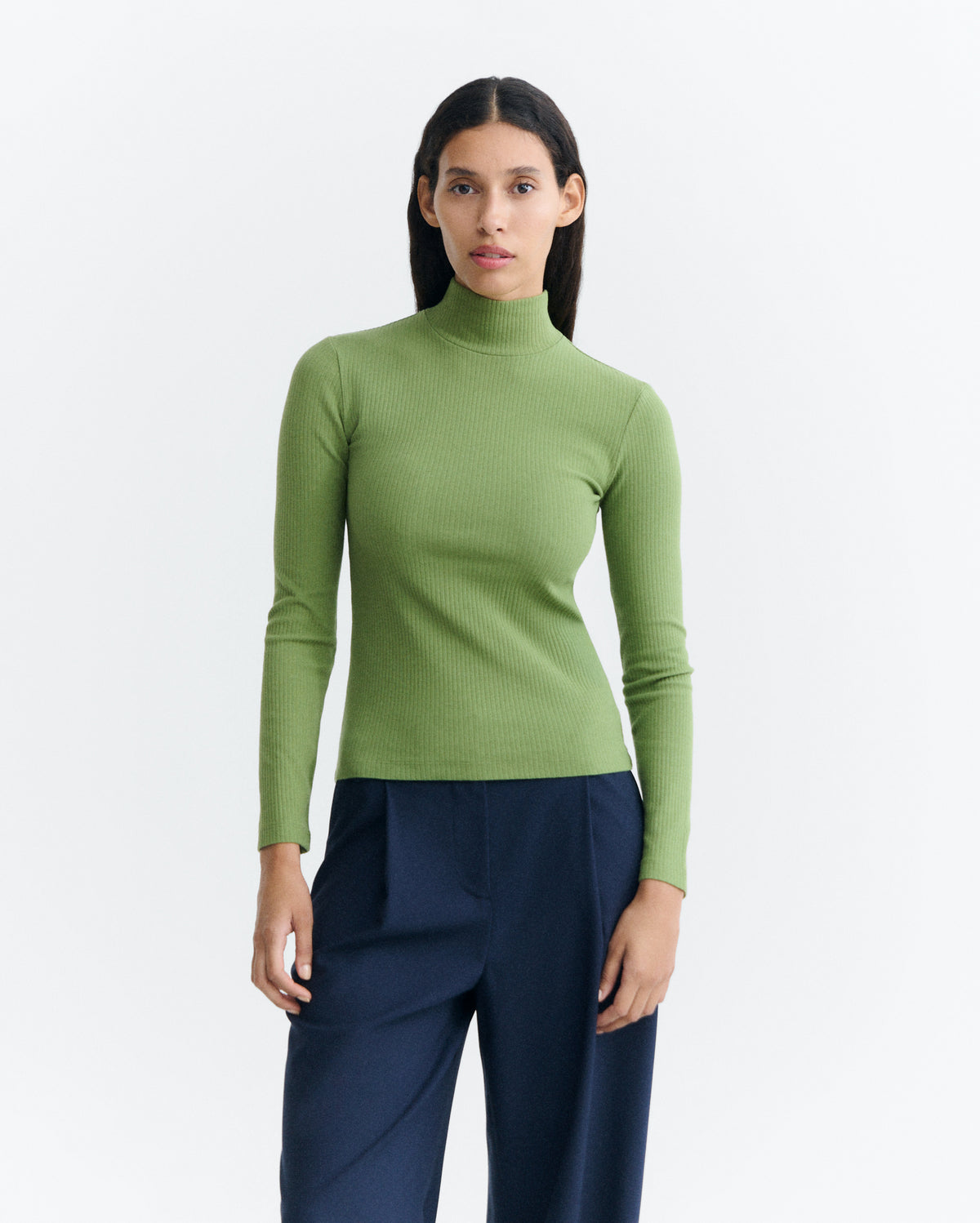 Top cuello alto rib verde Aine sostenible - 2